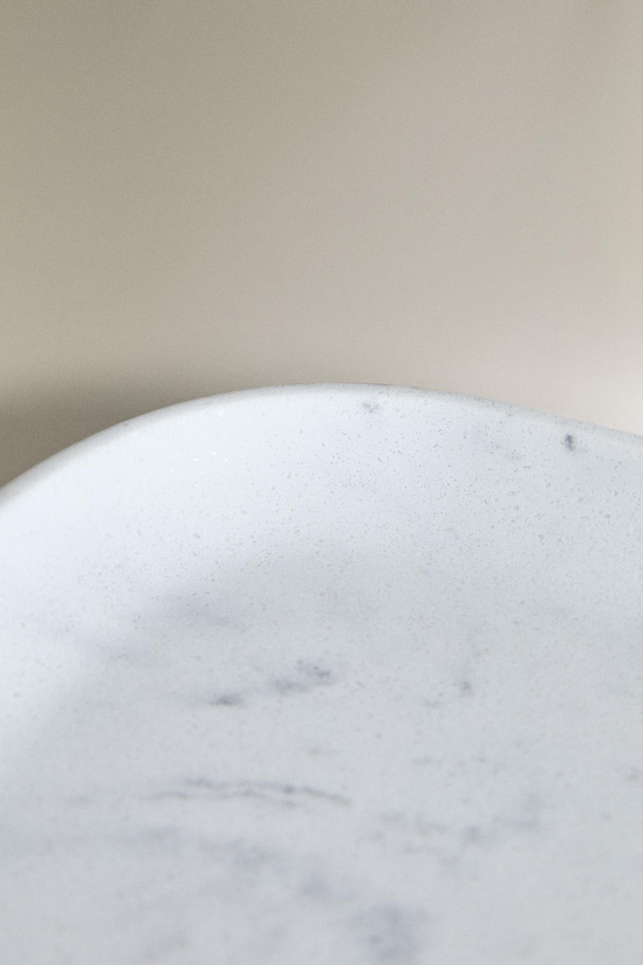 MARBLE-EFFECT BATHROOM TRAY