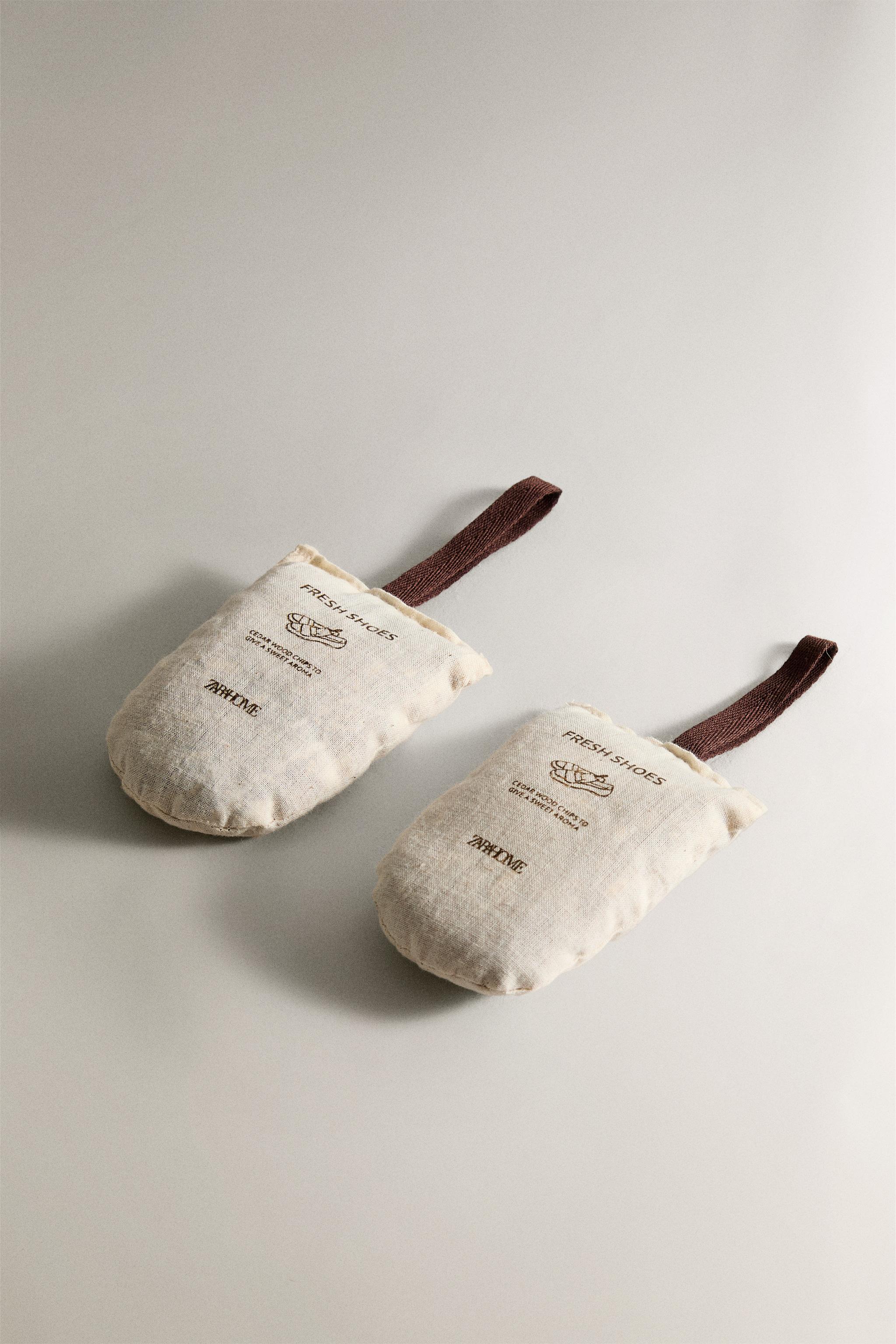 WARDROBE CEDAR CHIP BAGS (PACK OF 2)