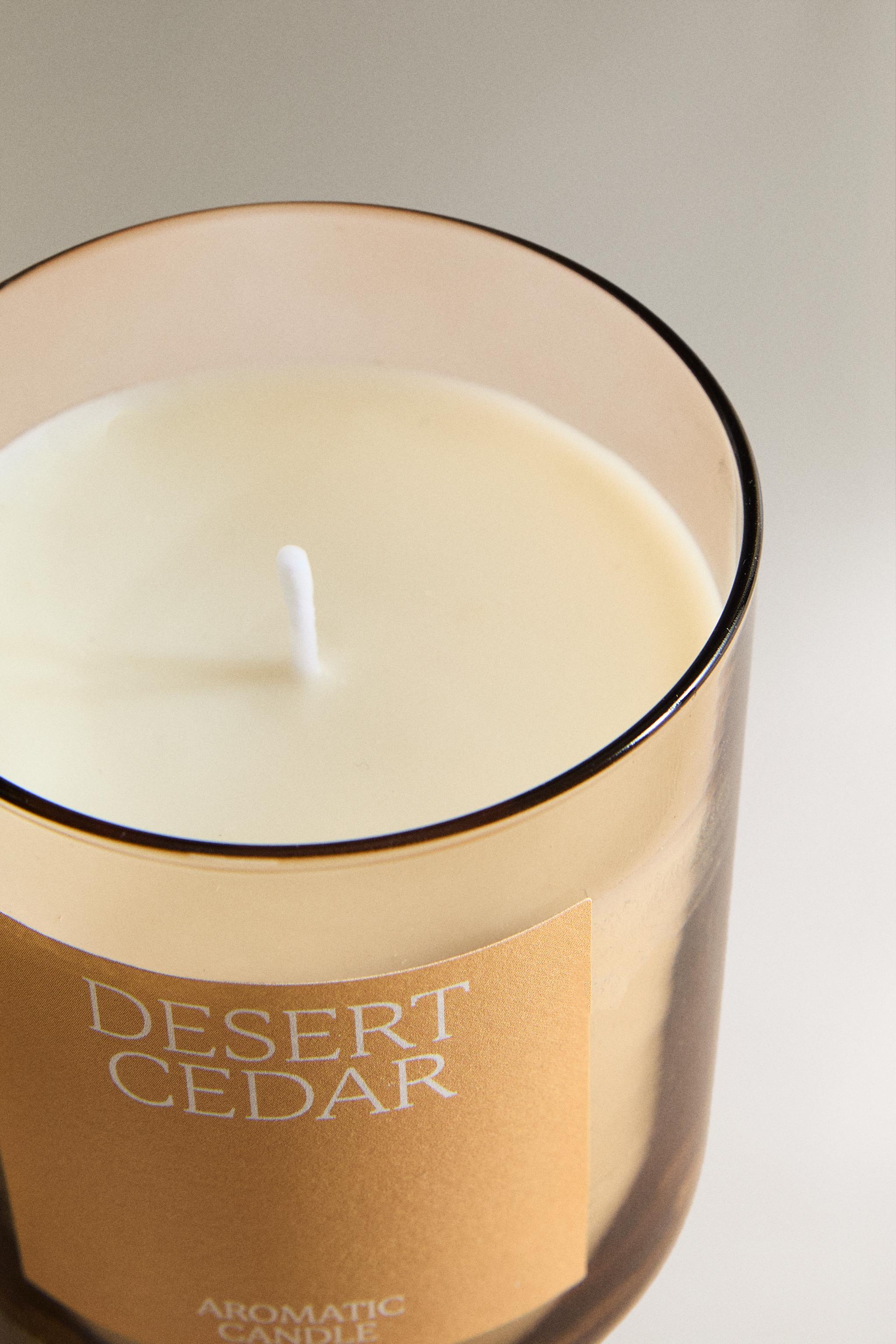 (250 G) DESERT CEDAR SCENTED CANDLE