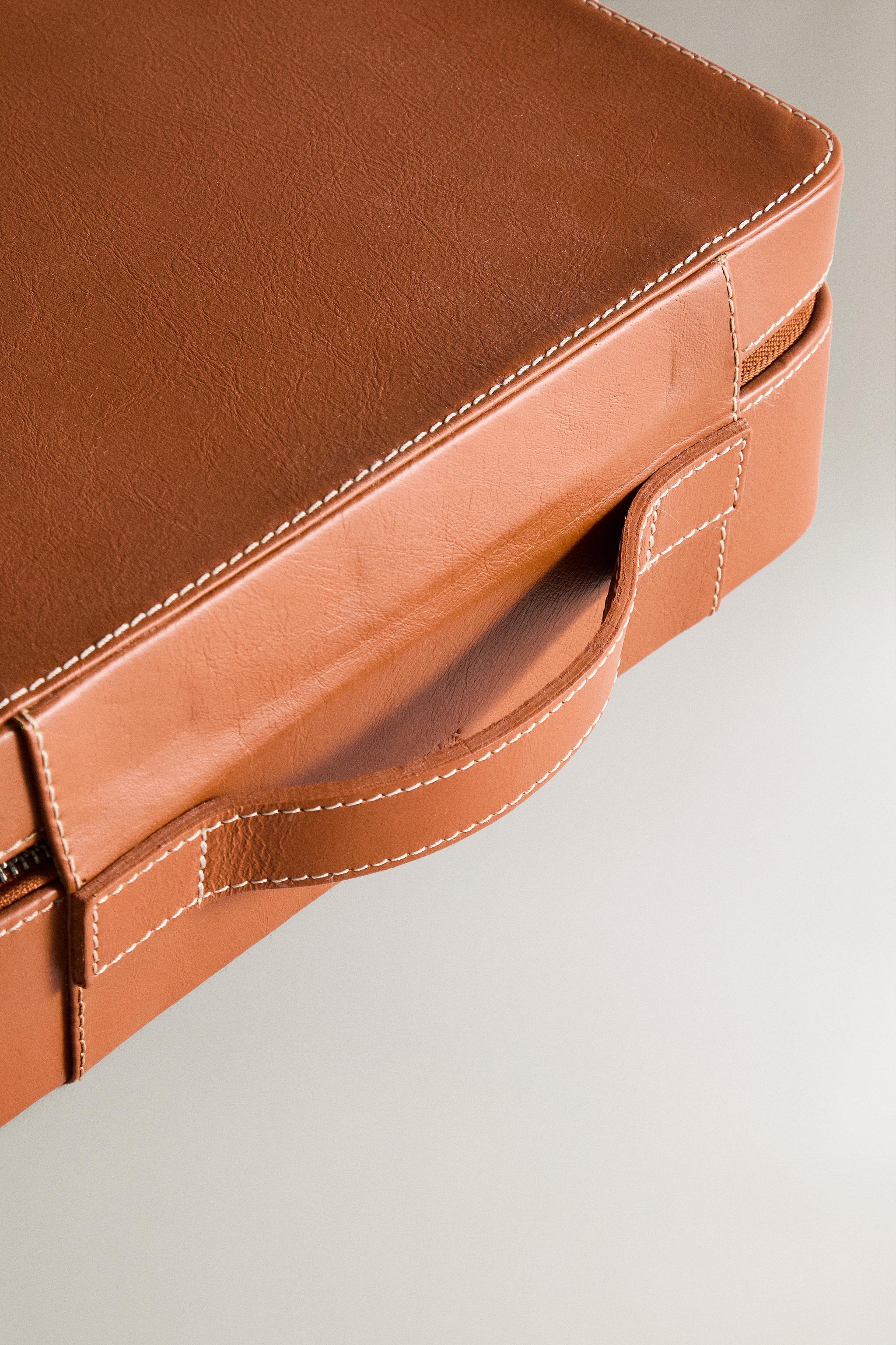 LARGE LEATHER MAKEUP BAG WITH COMPARTMENTS