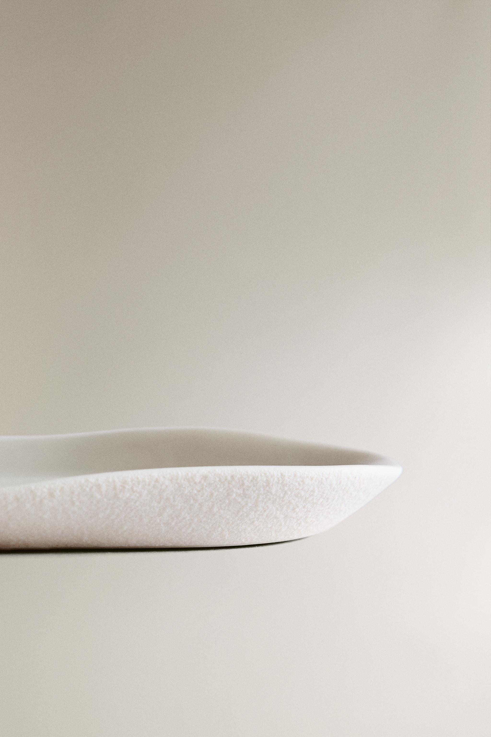 TEXTURED BATHROOM SOAP DISH