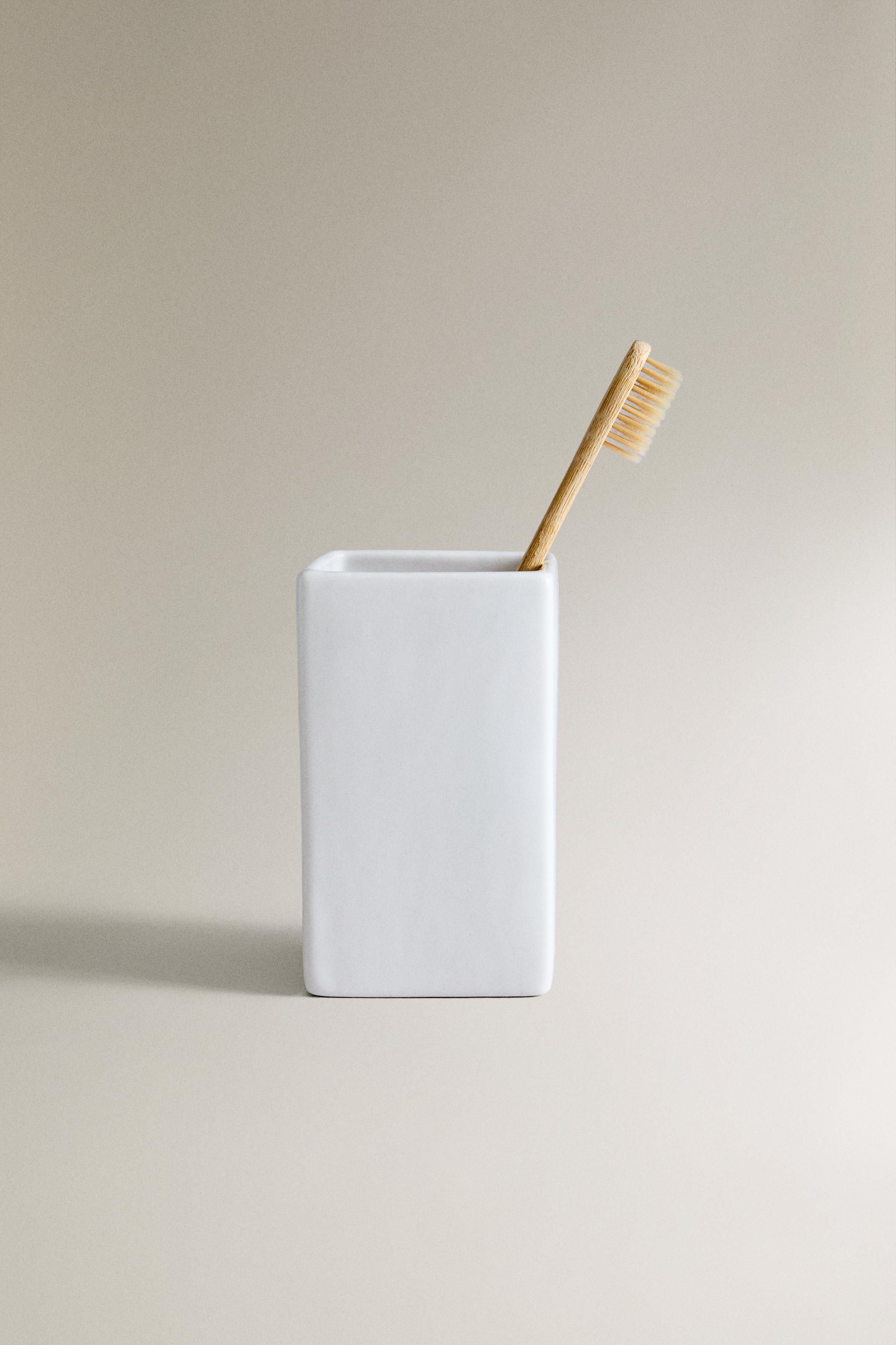 EARTHENWARE TOOTHBRUSH HOLDER WHITE
