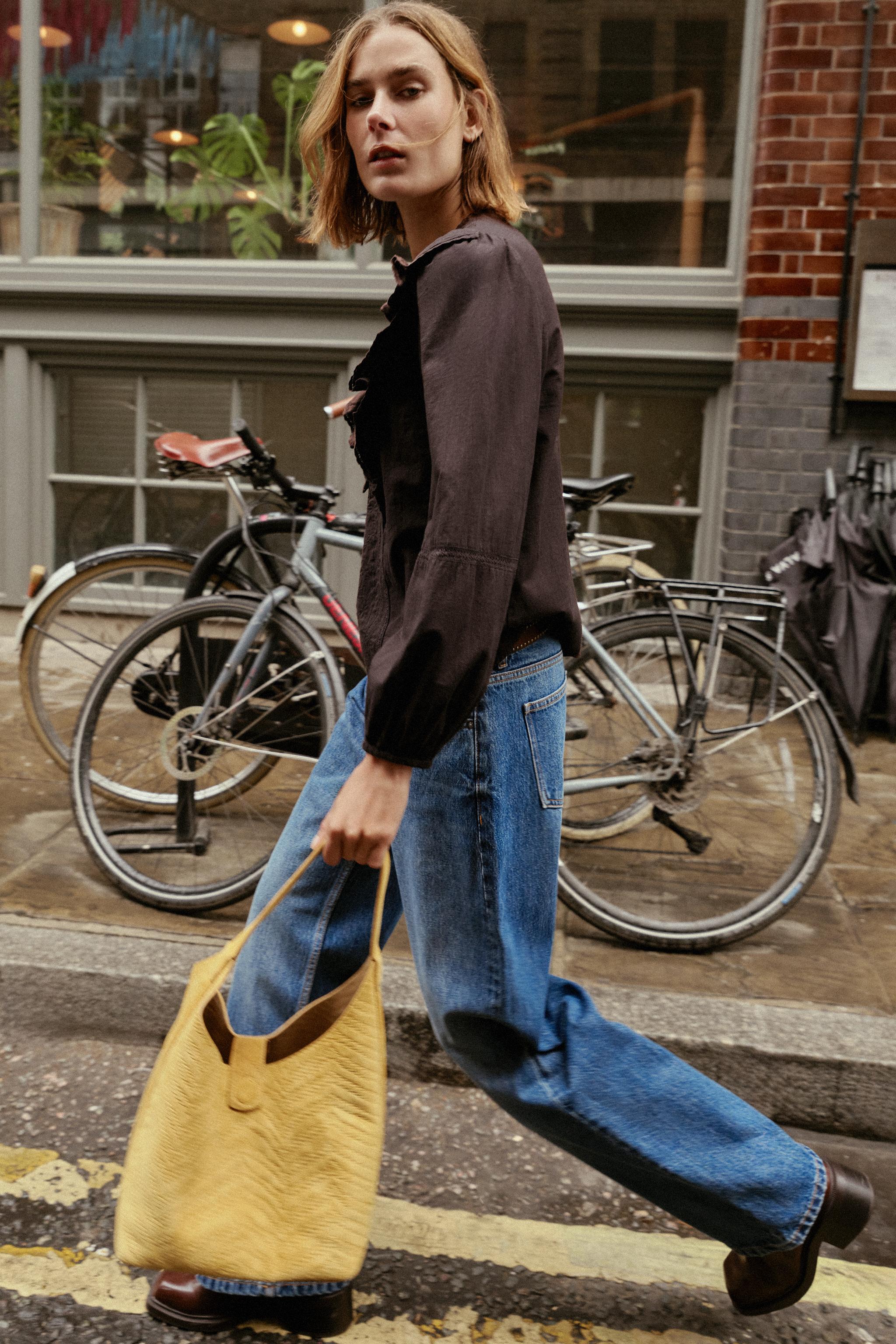 FLORAL EMBROIDERY BLOUSE