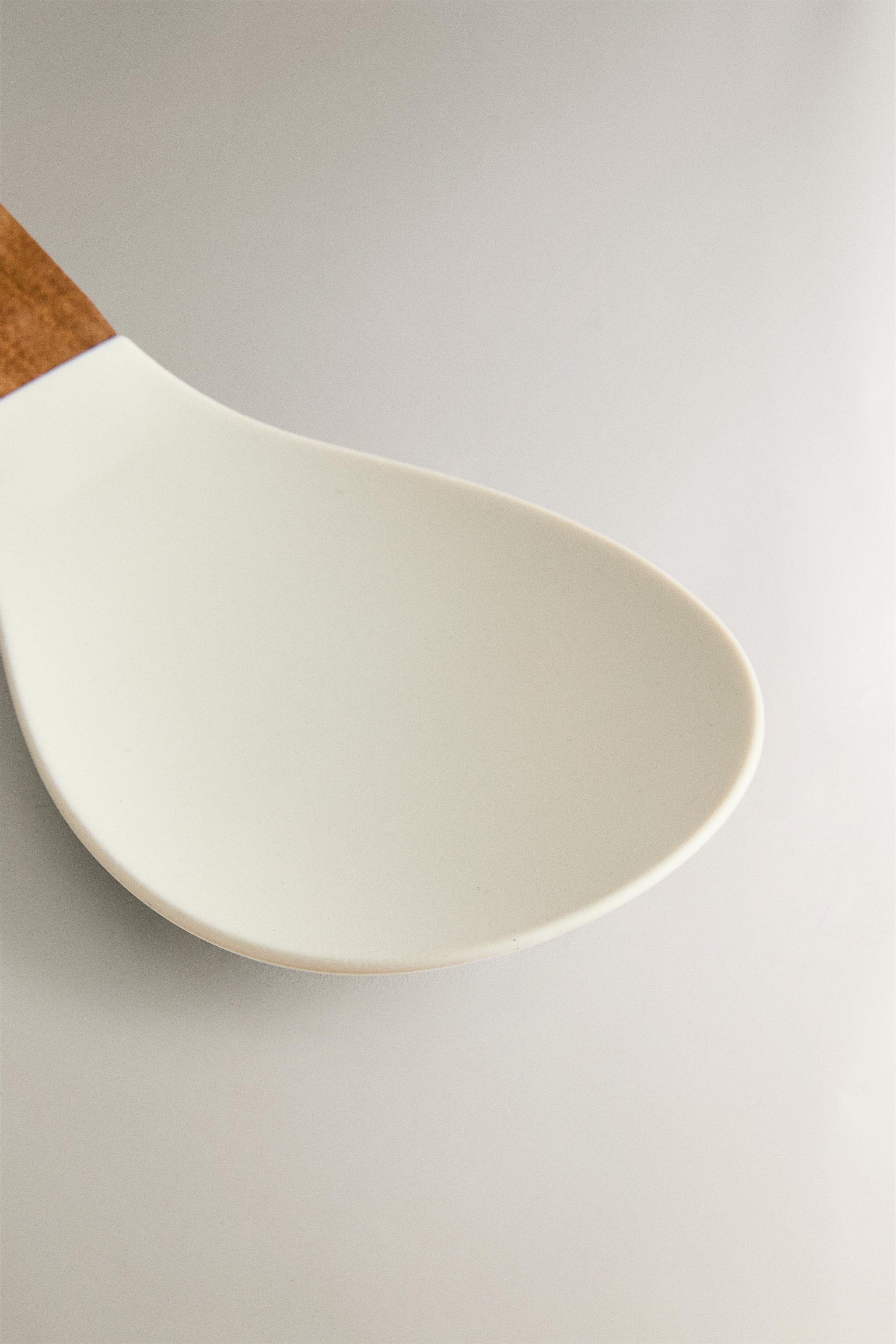 WOOD AND SILICONE SPOON REST