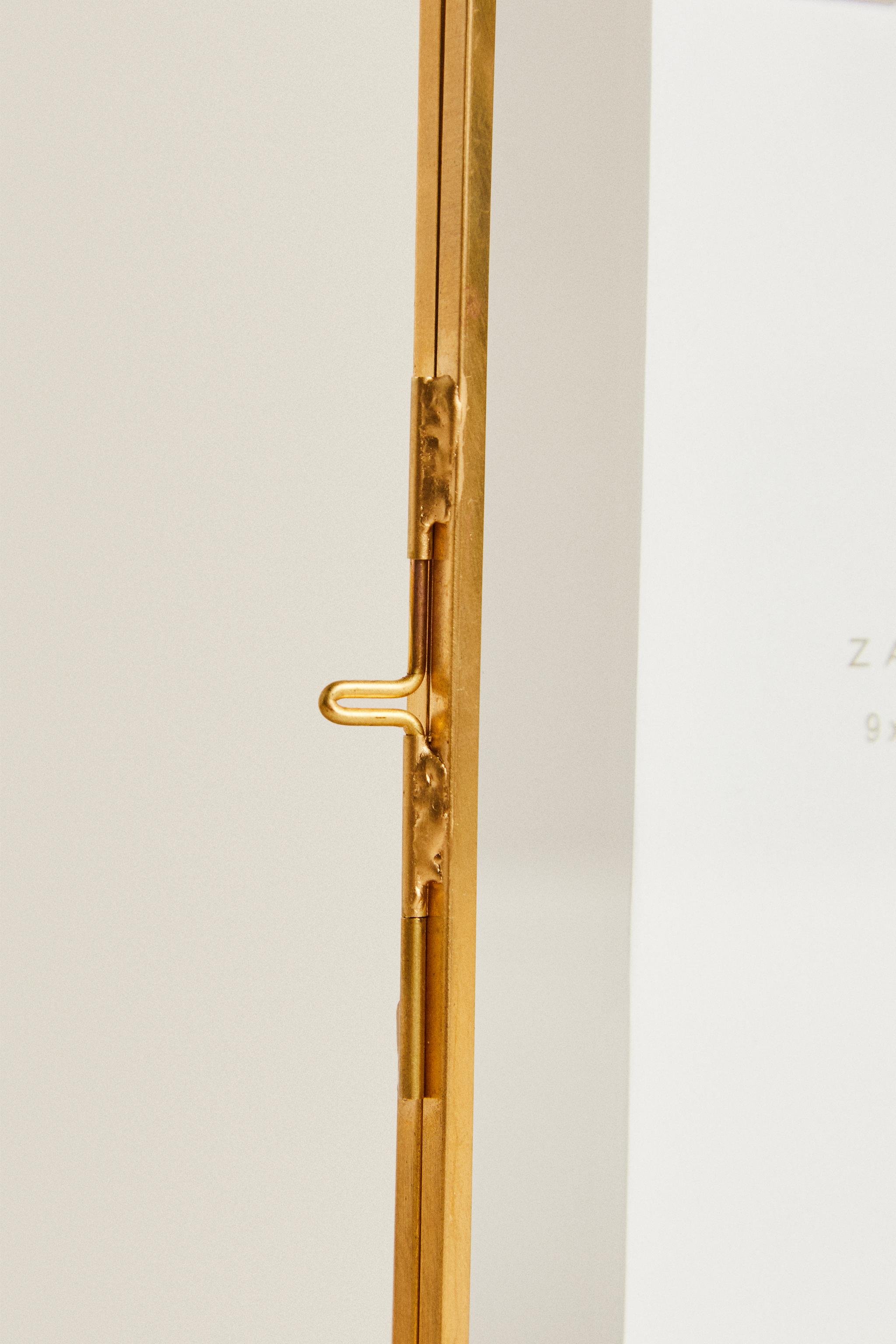 GOLDEN DOUBLE PICTURE FRAME