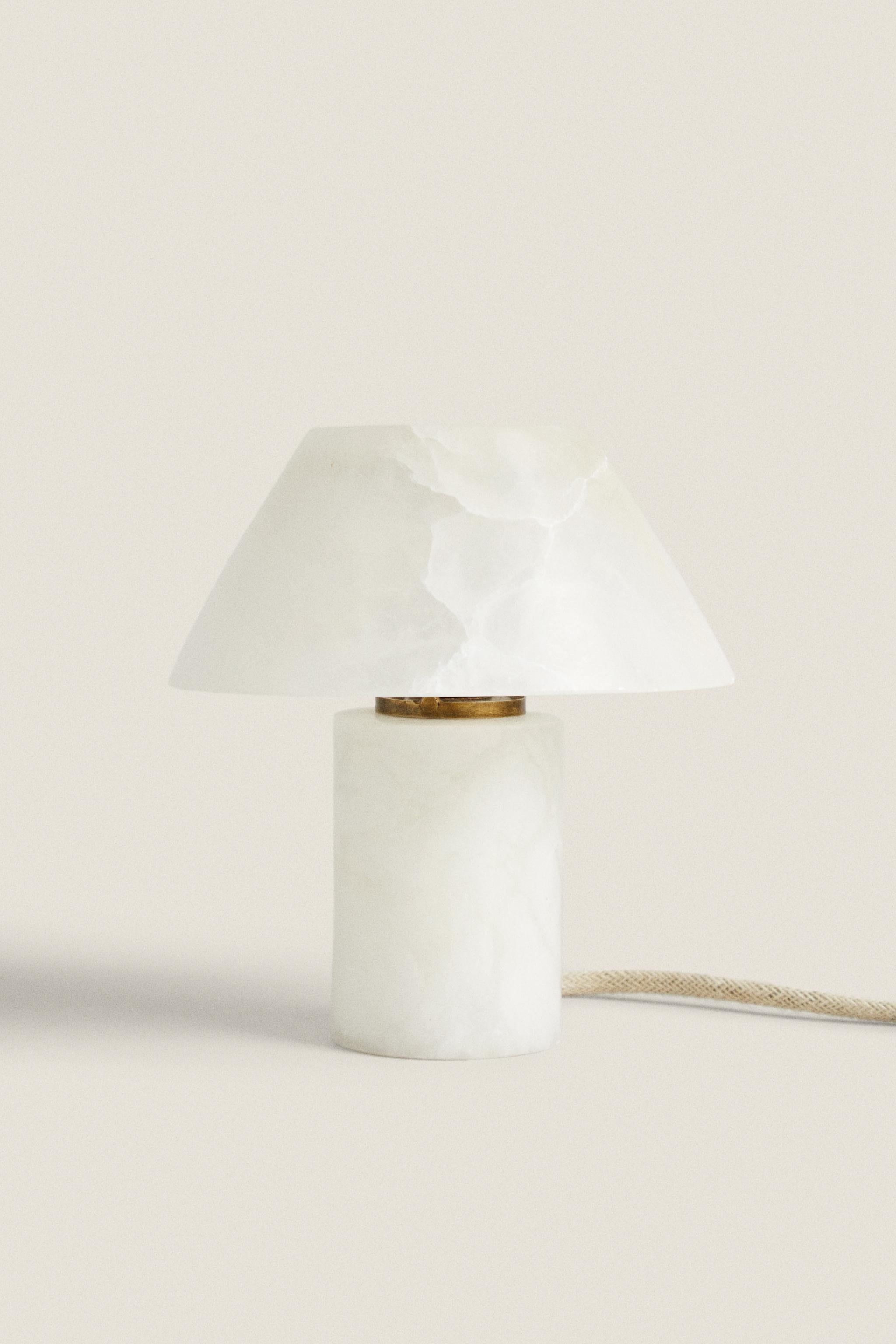 SMALL ALABASTER TABLE LAMP