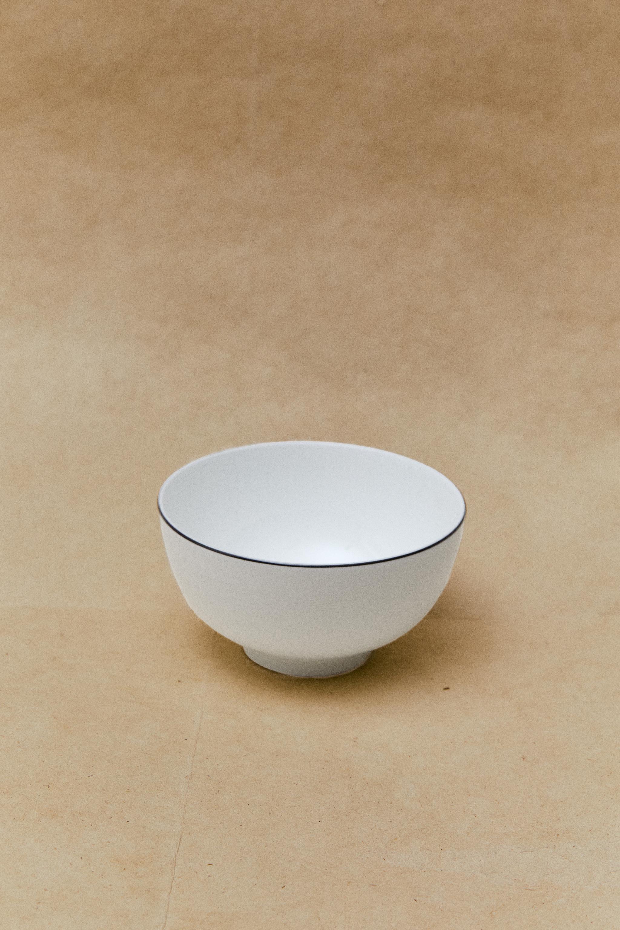 BONE CHINA MINI BOWL WITH BLACK RIM