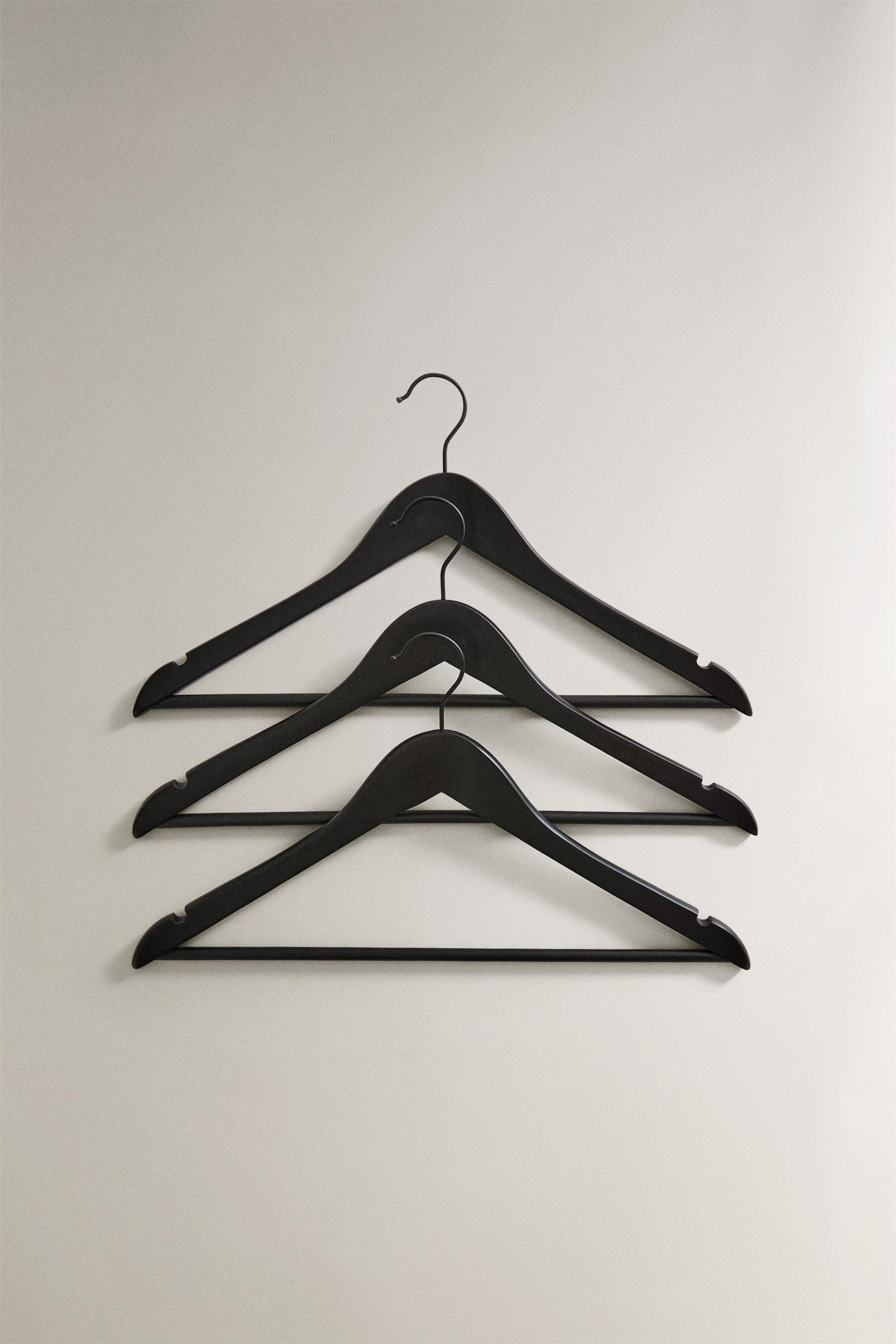 LACQUERED WOODEN HANGER (SET OF 3)