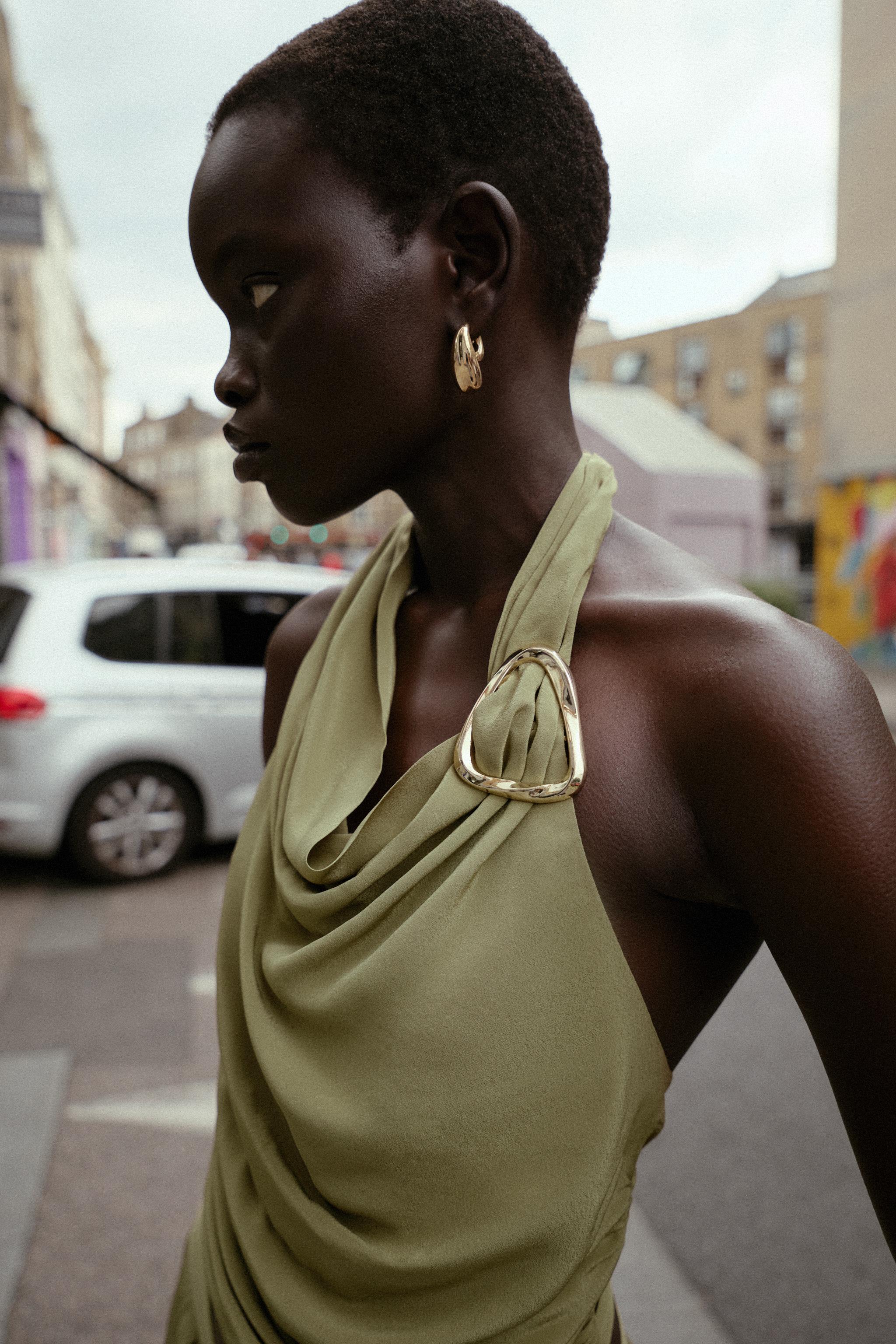 HALTER TOP GOLD HARDWARE TIE BACK