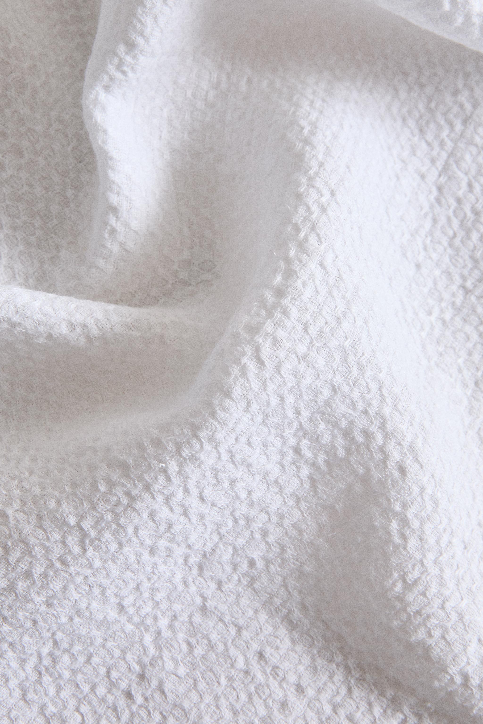 WAFFLE-KNIT LINEN BATH TOWEL
