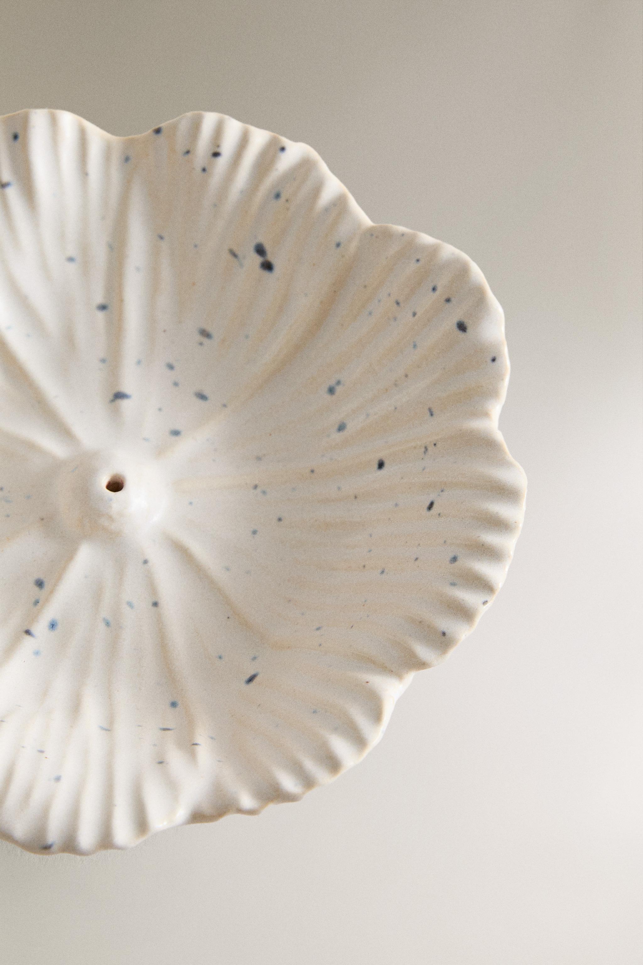 CERAMIC FLORAL INCENSE BURNER