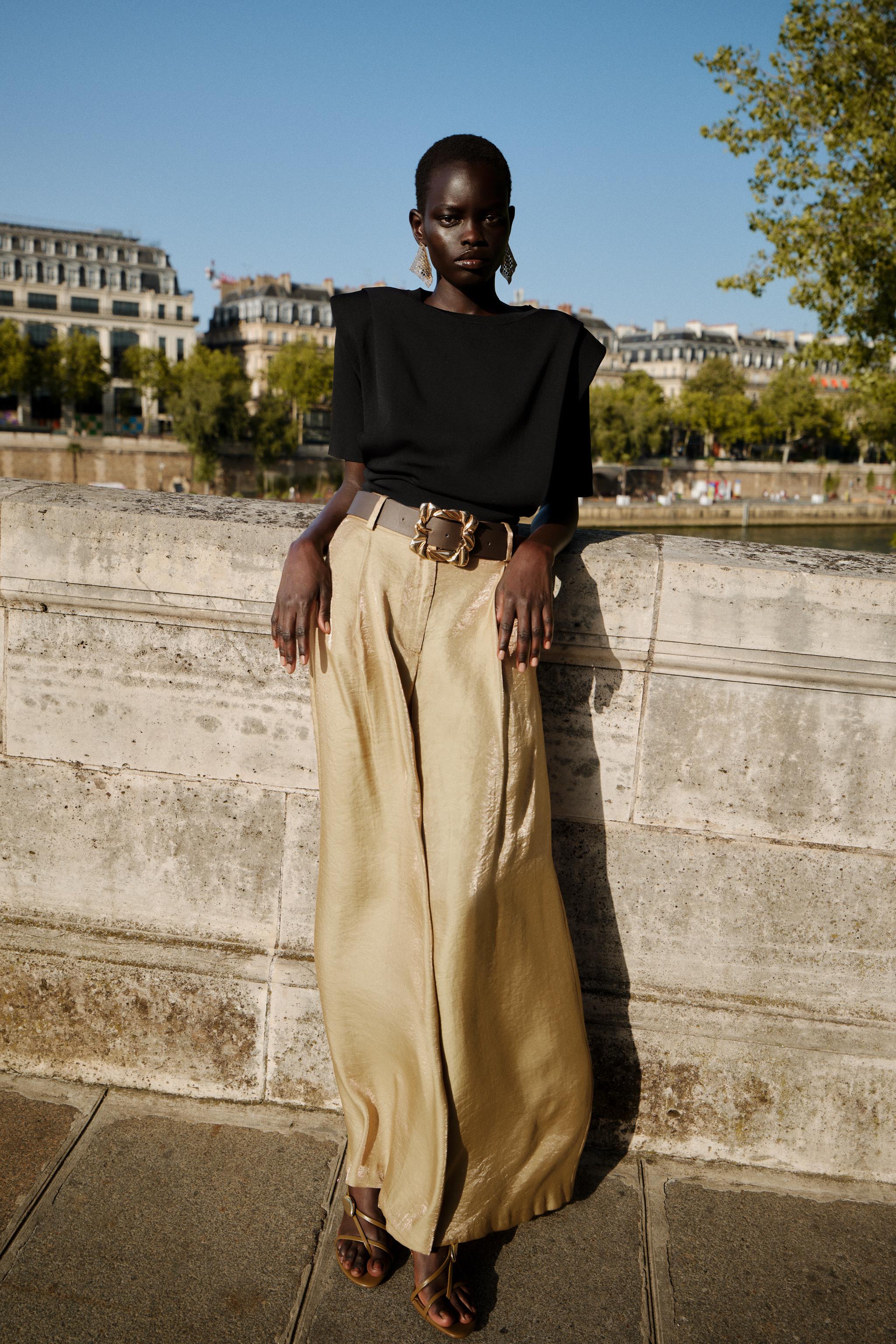 SHOULDER PAD KNIT TOP