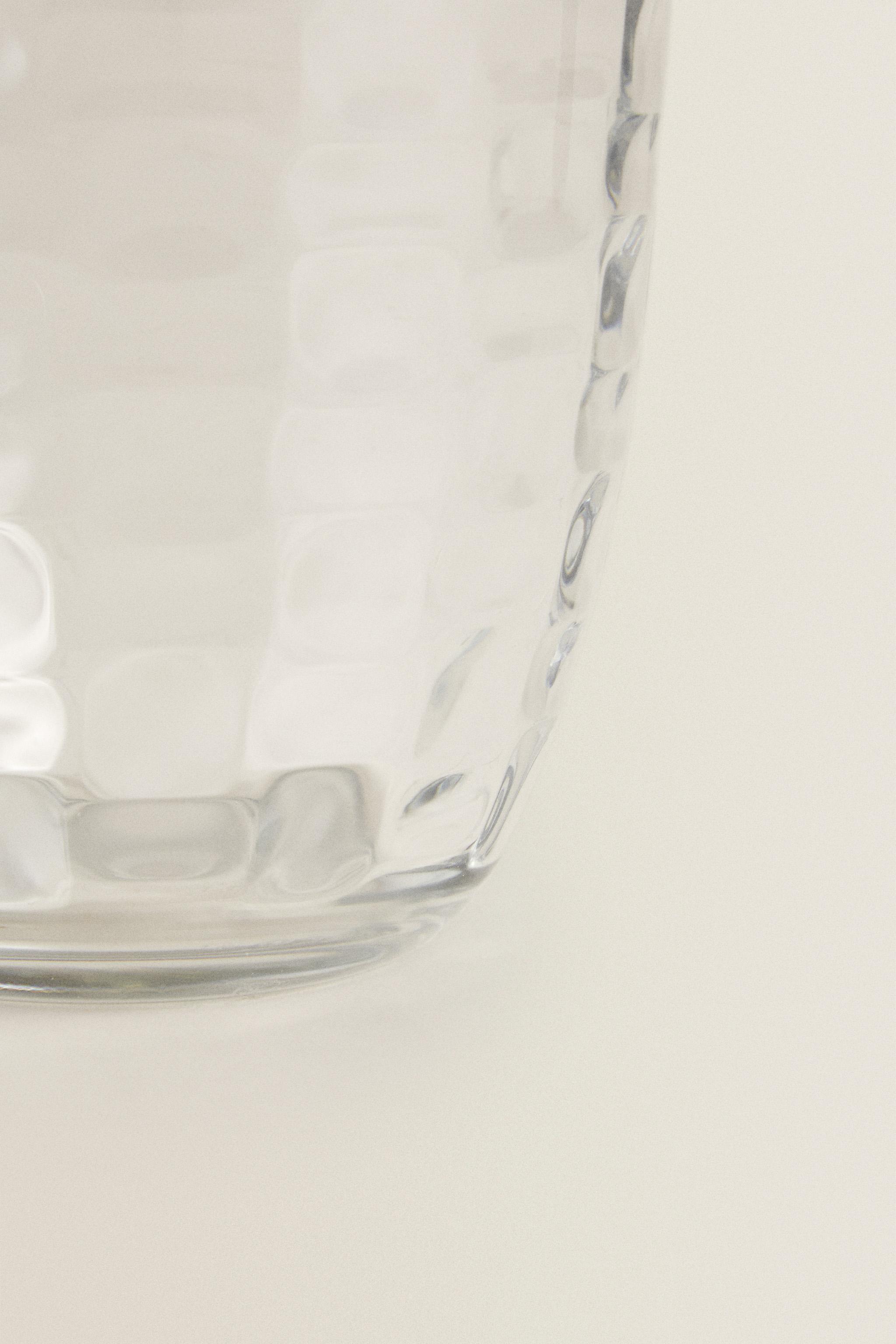 RAISED SQUARE-EFFECT TUMBLER