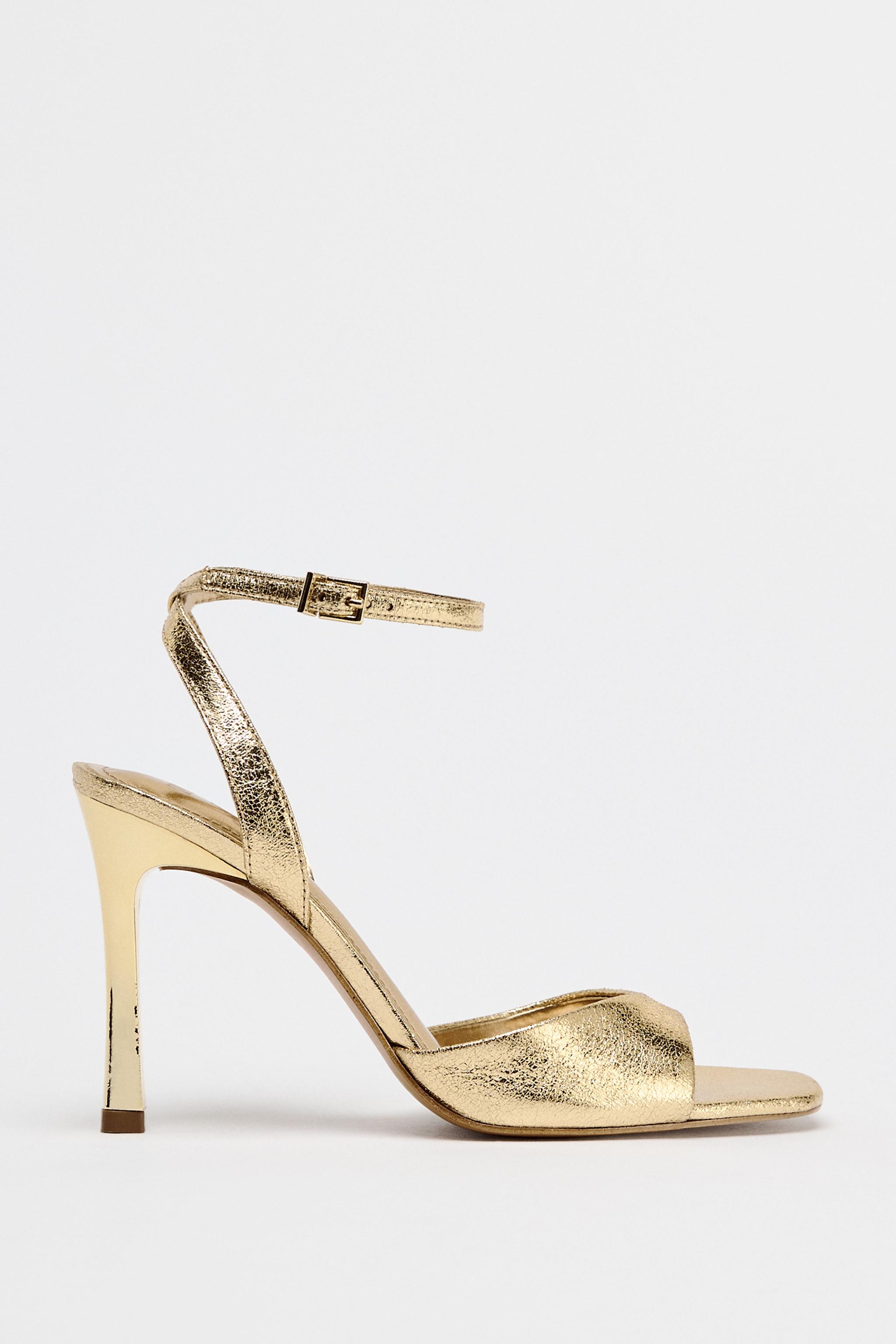 PATENT EFFECT HEELED SANDALS