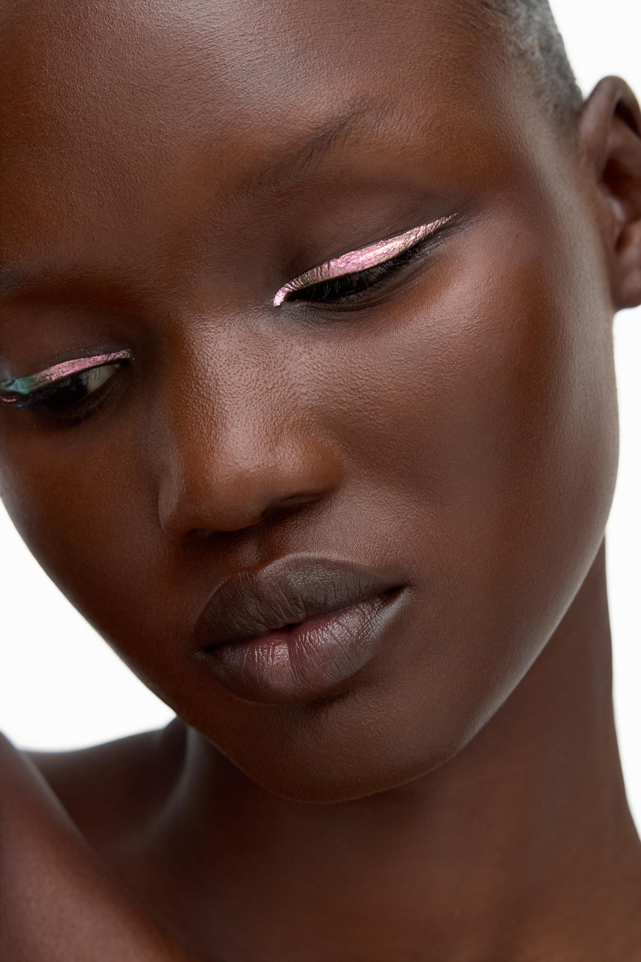 LIQUID EYELINER - DREAMLAND