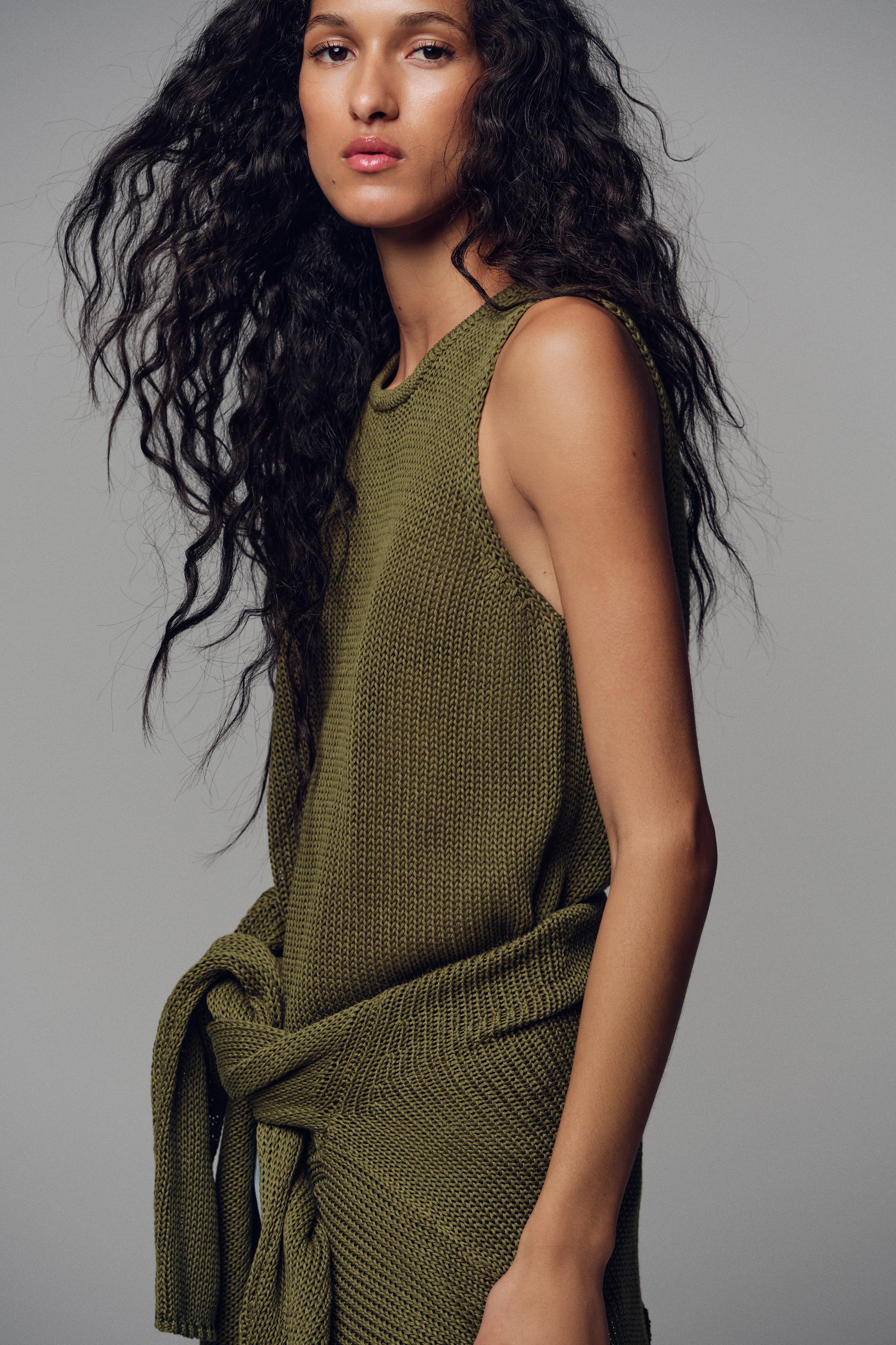 100% COTTON KNIT TOP