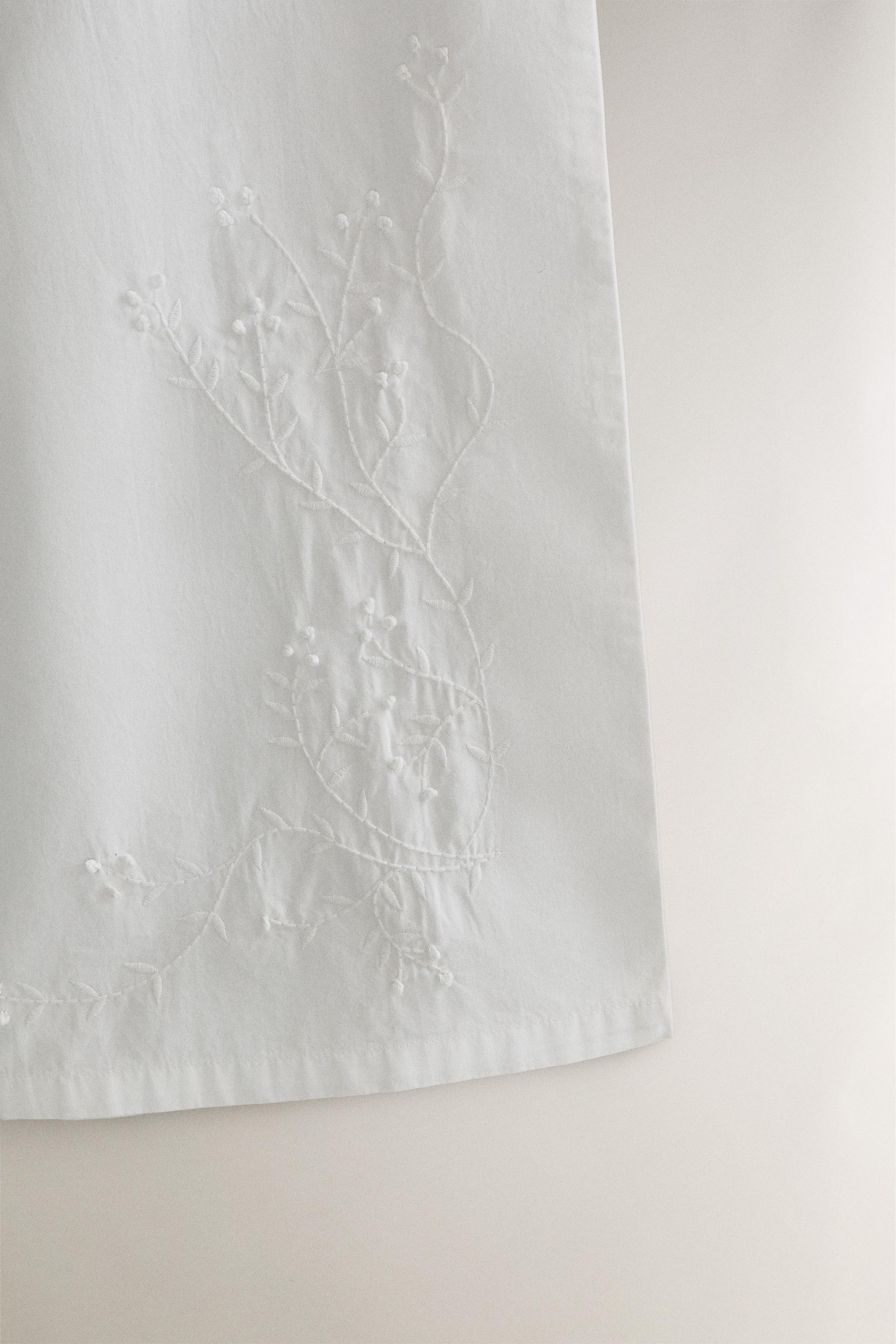 LONG PANTS WITH EMBROIDERY