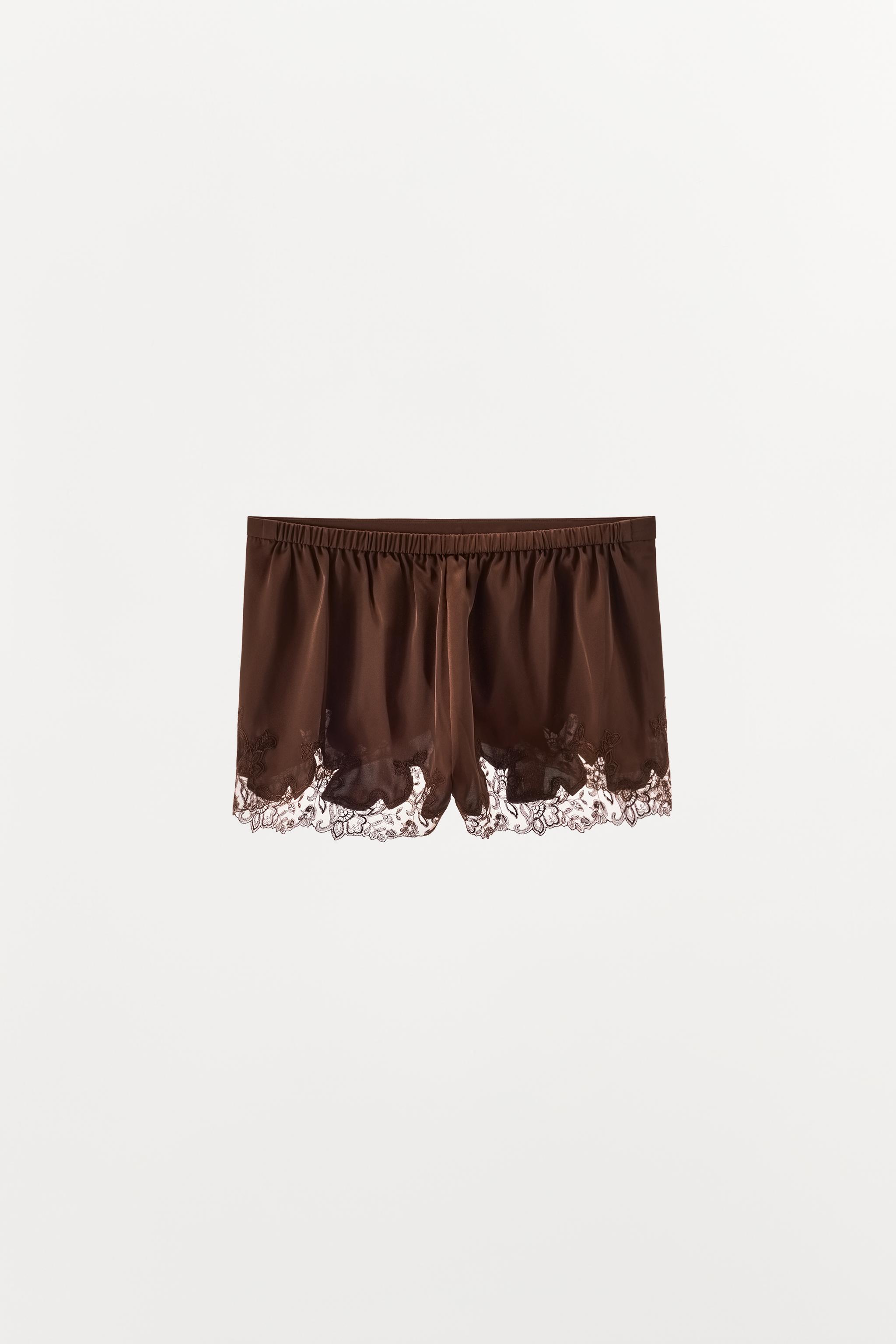 SATIN EFFECT EMBROIDERED LACE SHORTS