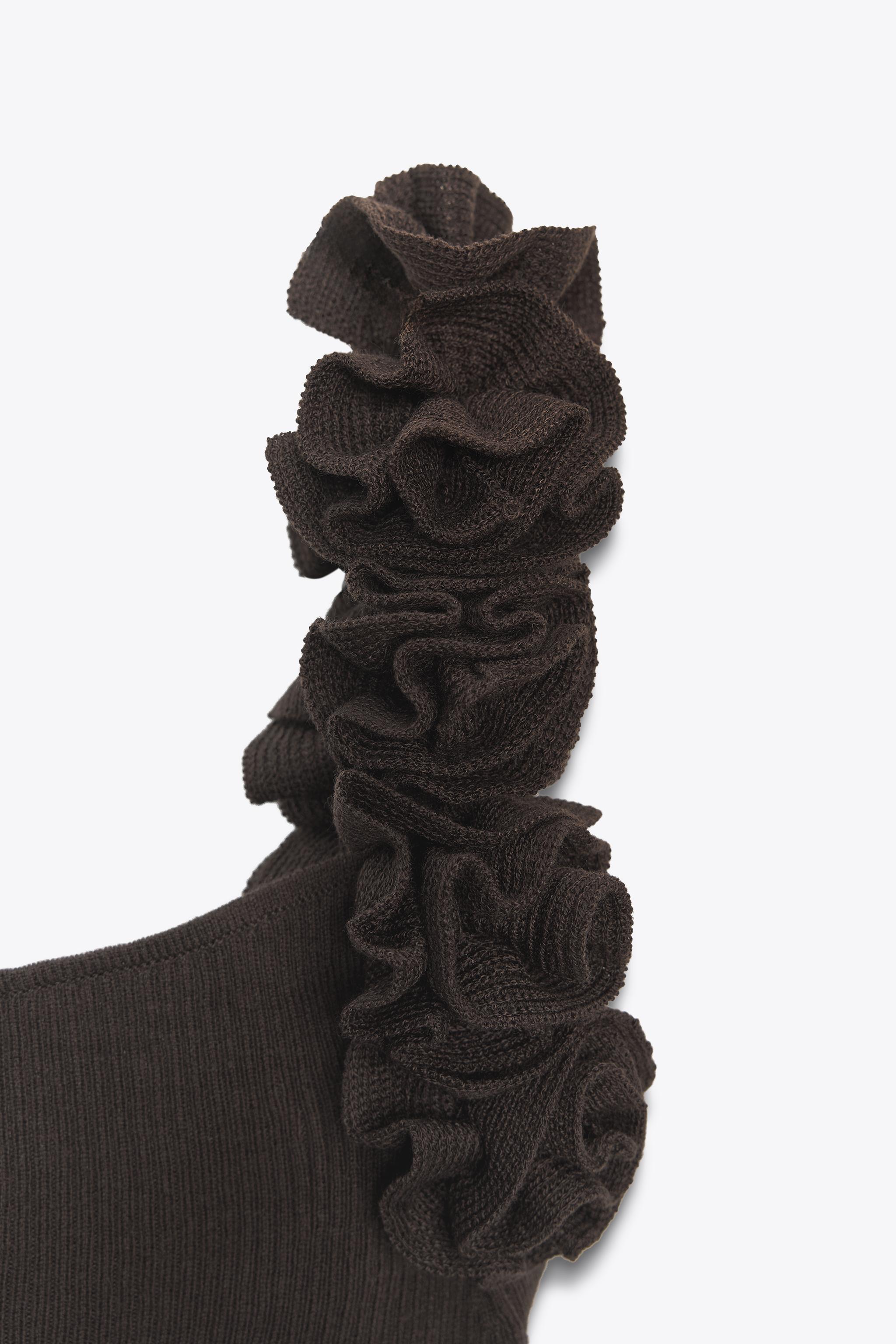 KNIT STRAPPY FLORAL TOP