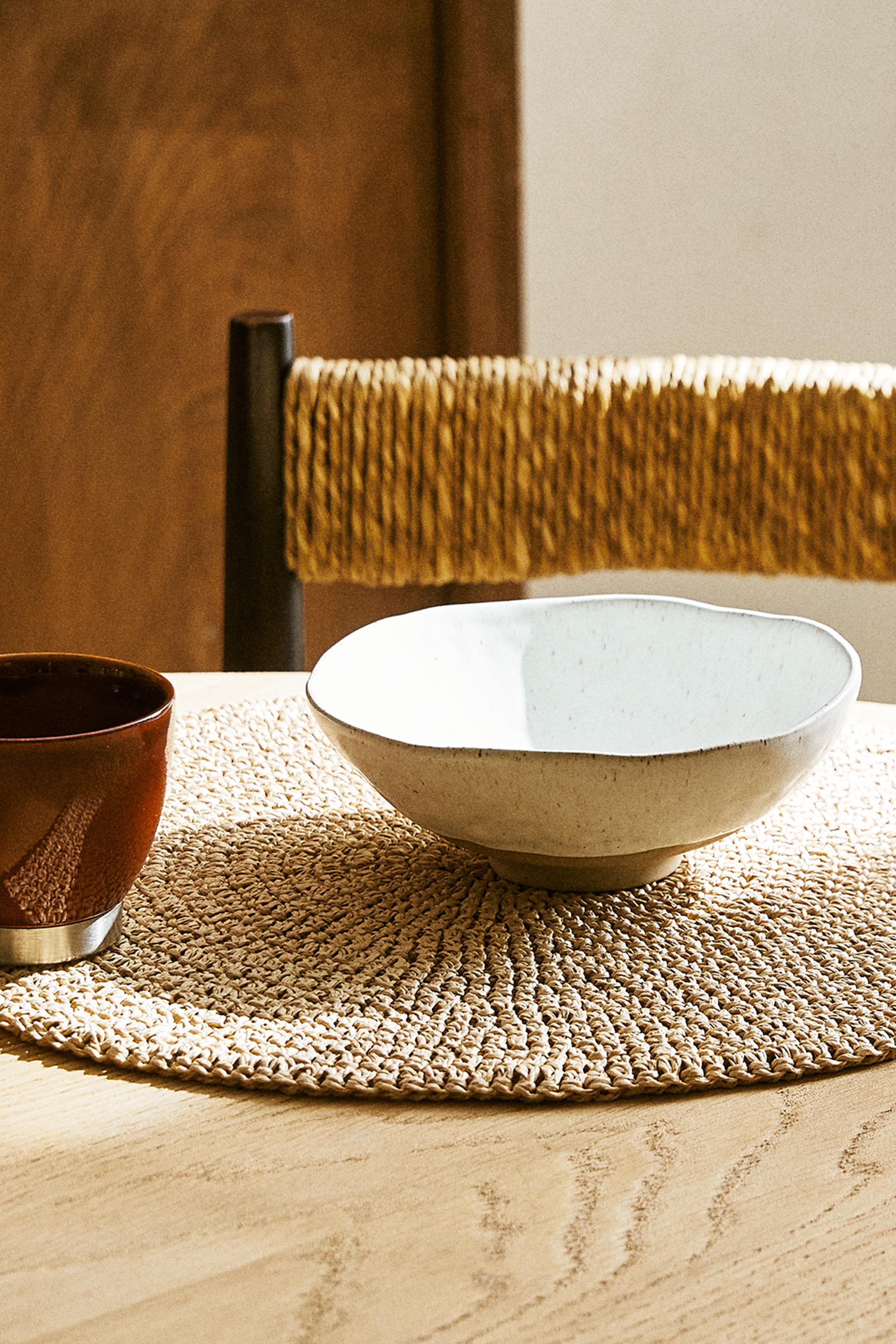 ROUND PAPER PLACEMAT