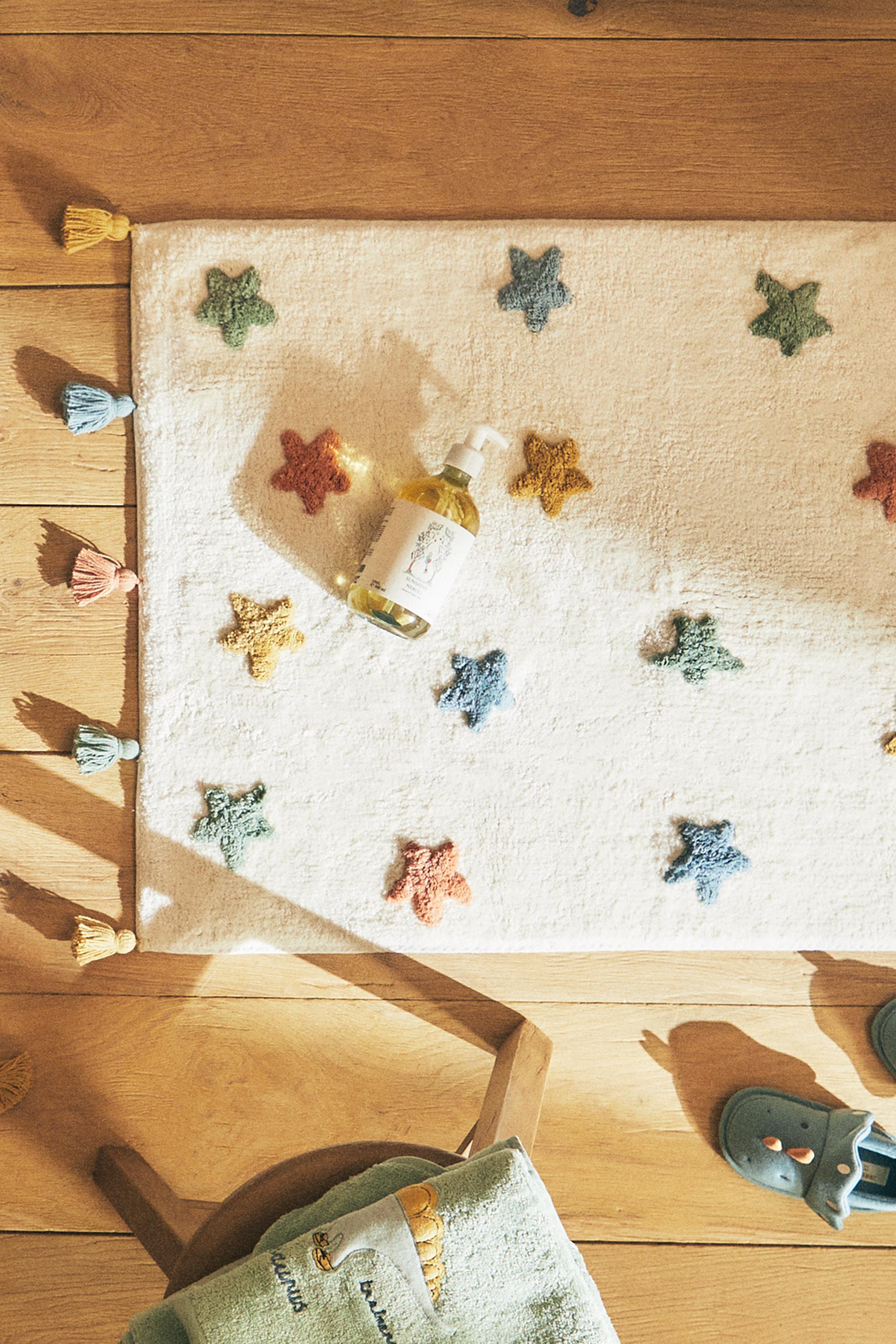 CHILDREN'S BATH MAT WITH STARS