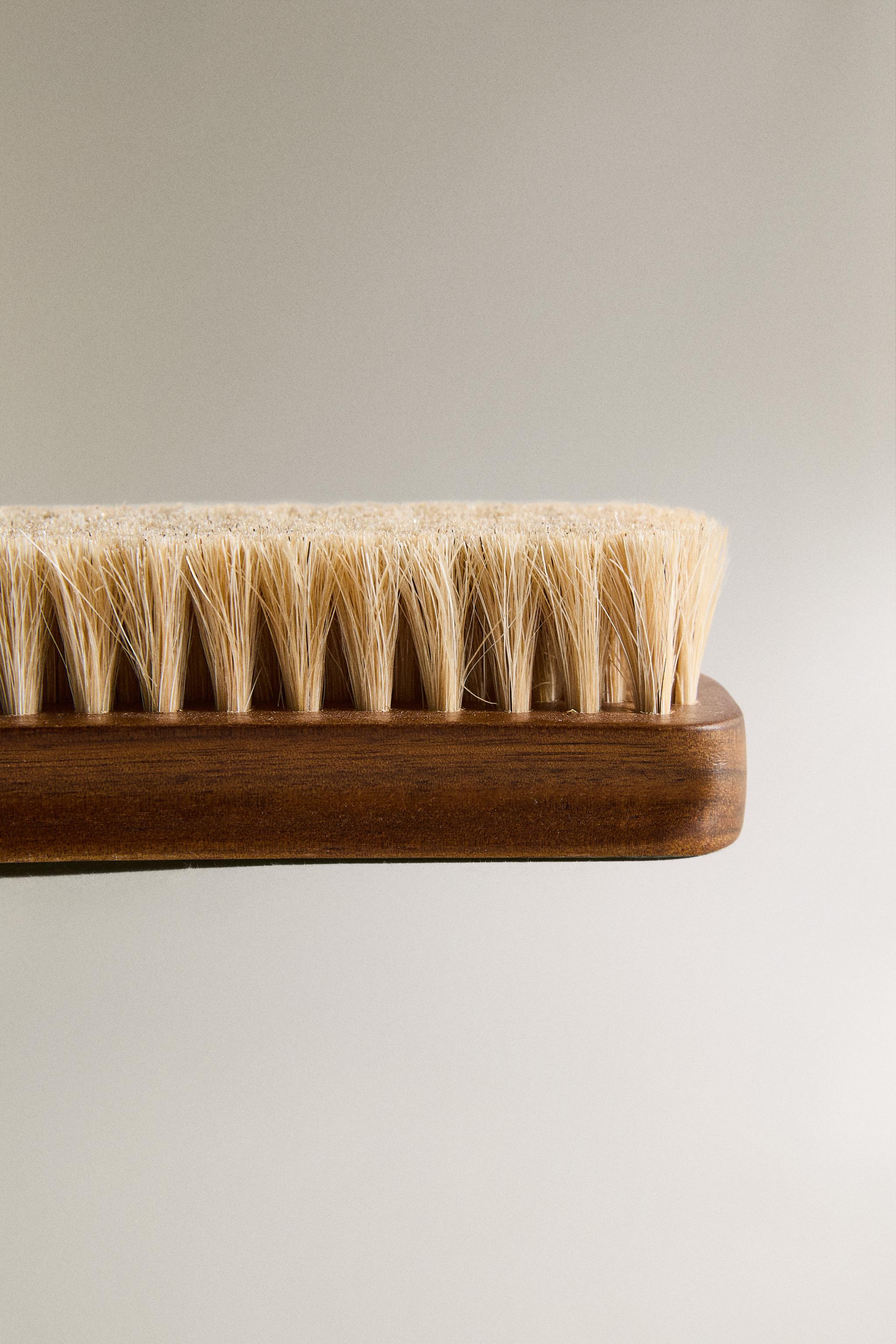 SHOE POLISHING BRUSH