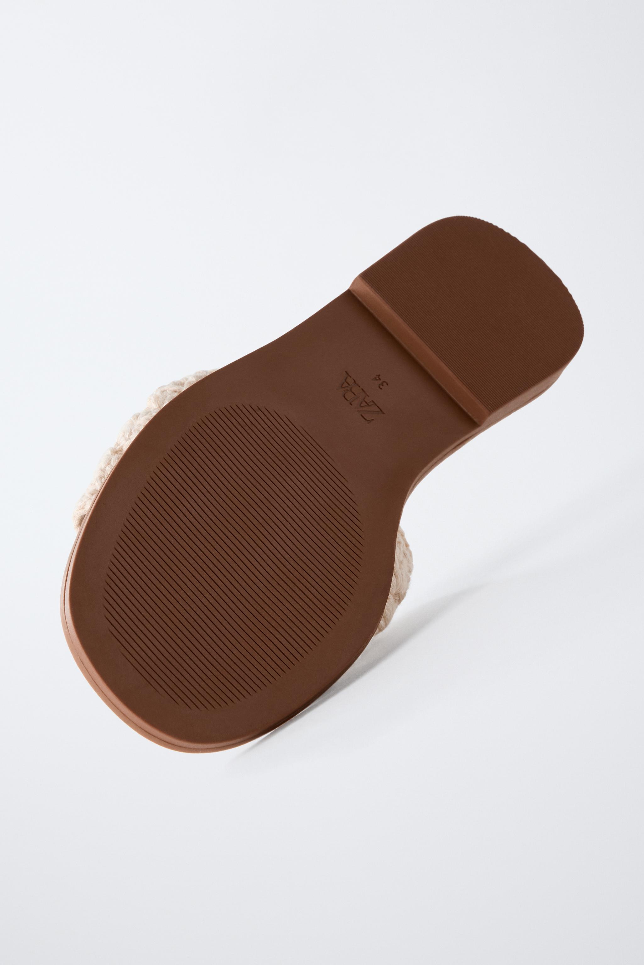 CROCHET FLAT SANDALS