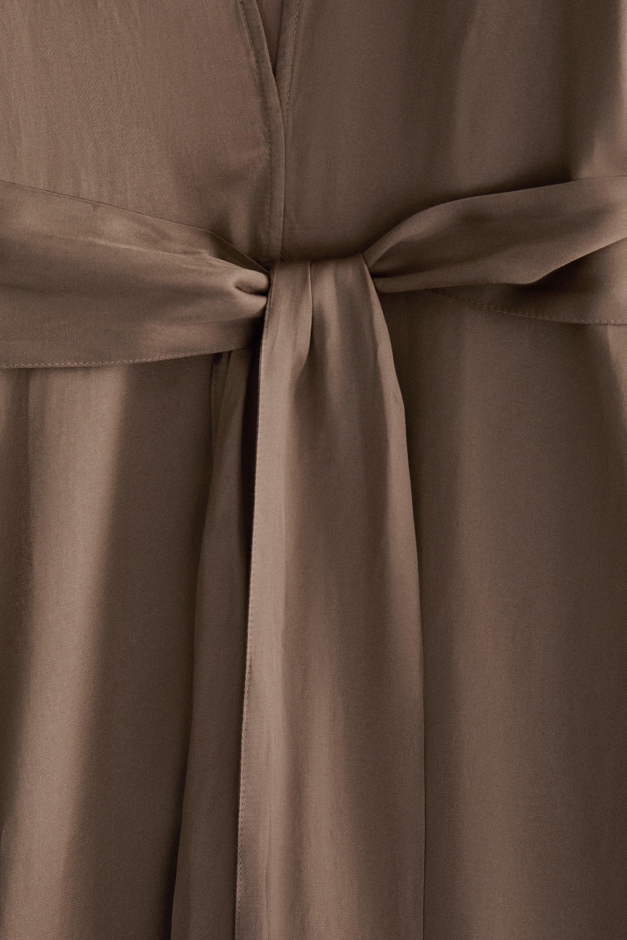 GATHERED SATEEN ROBE