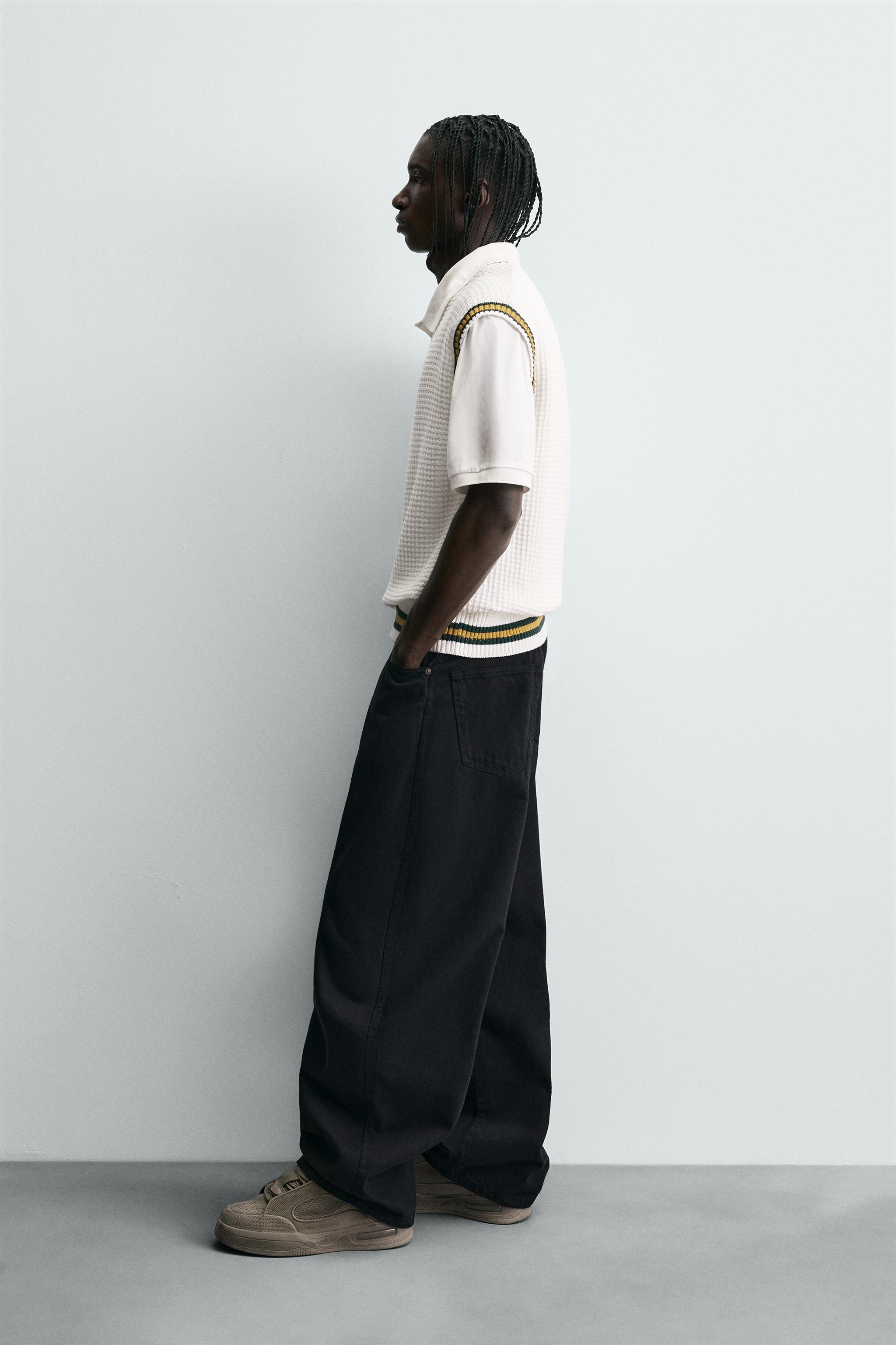 CONTRAST STRIPE KNIT VEST