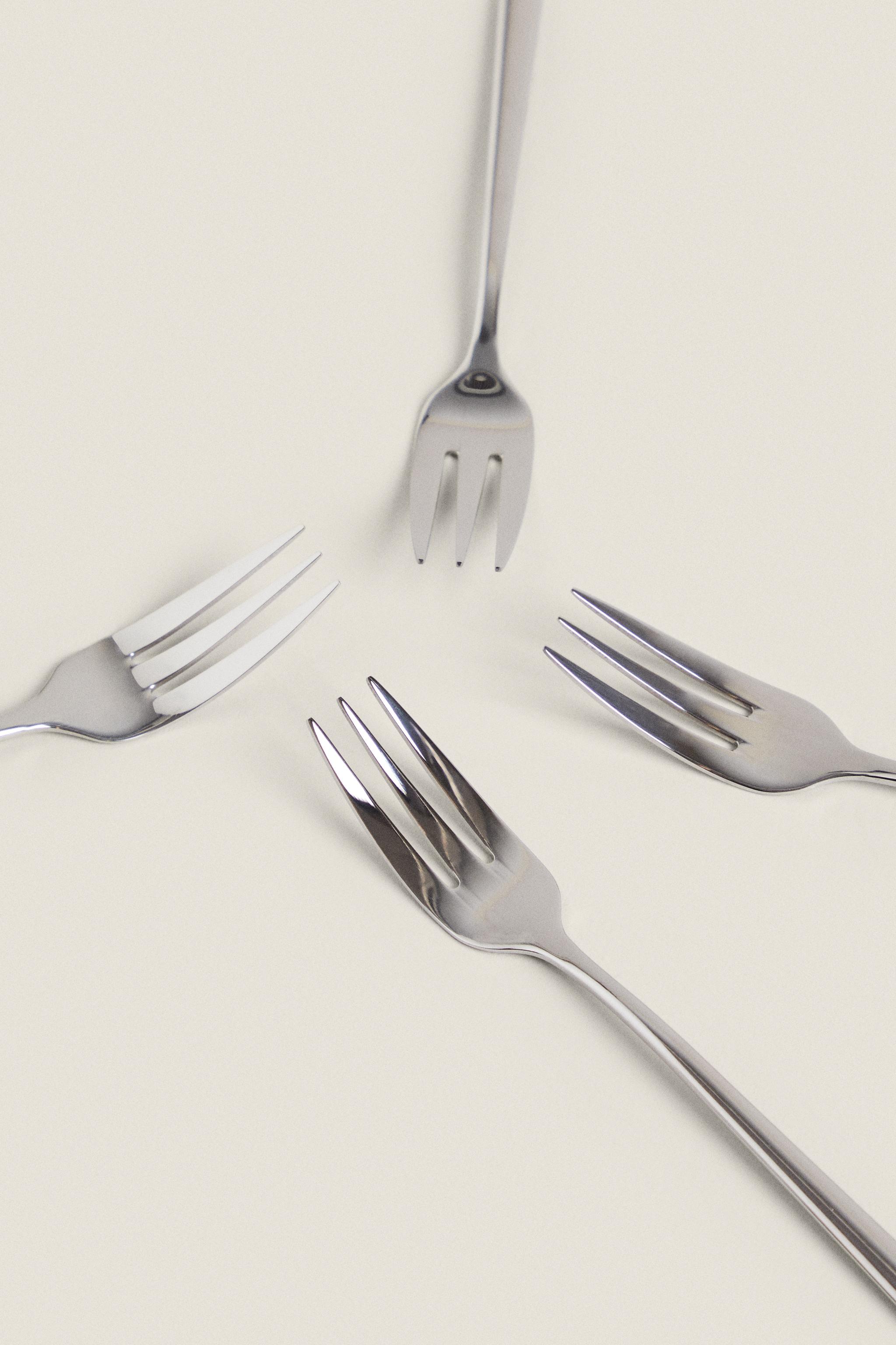 SET OF SHINY STEEL DESSERT FORKS (SET OF 4)