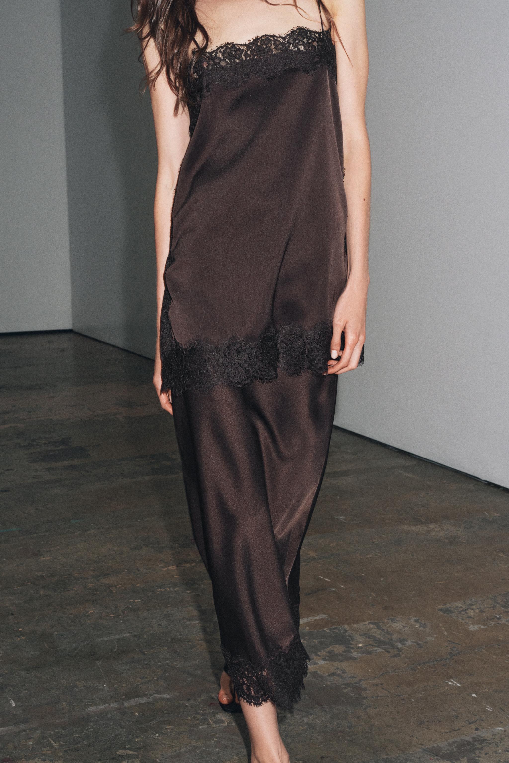 SATIN EFFECT LACE TOP ZW COLLECTION