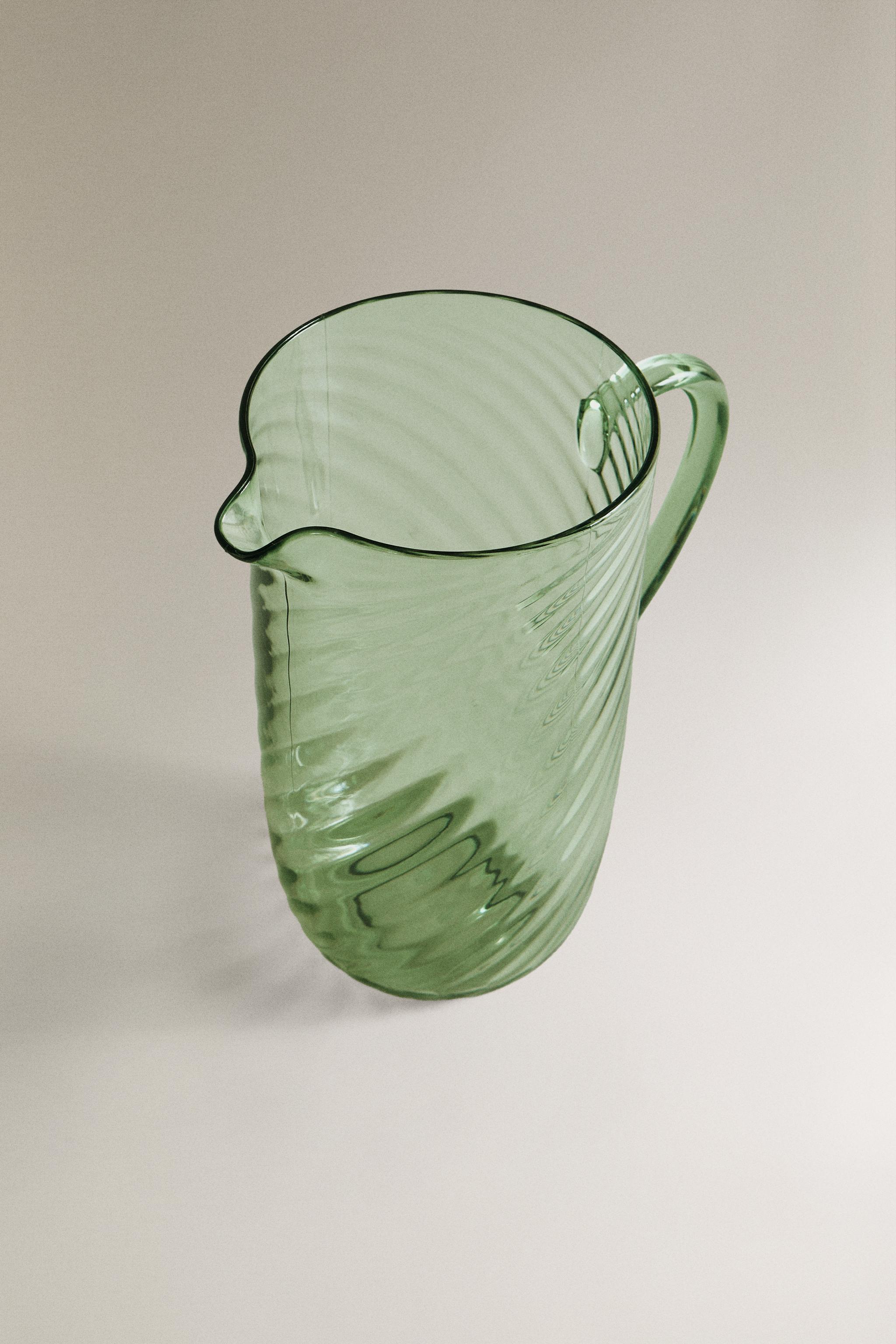 WAVY ACRYLIC PITCHER