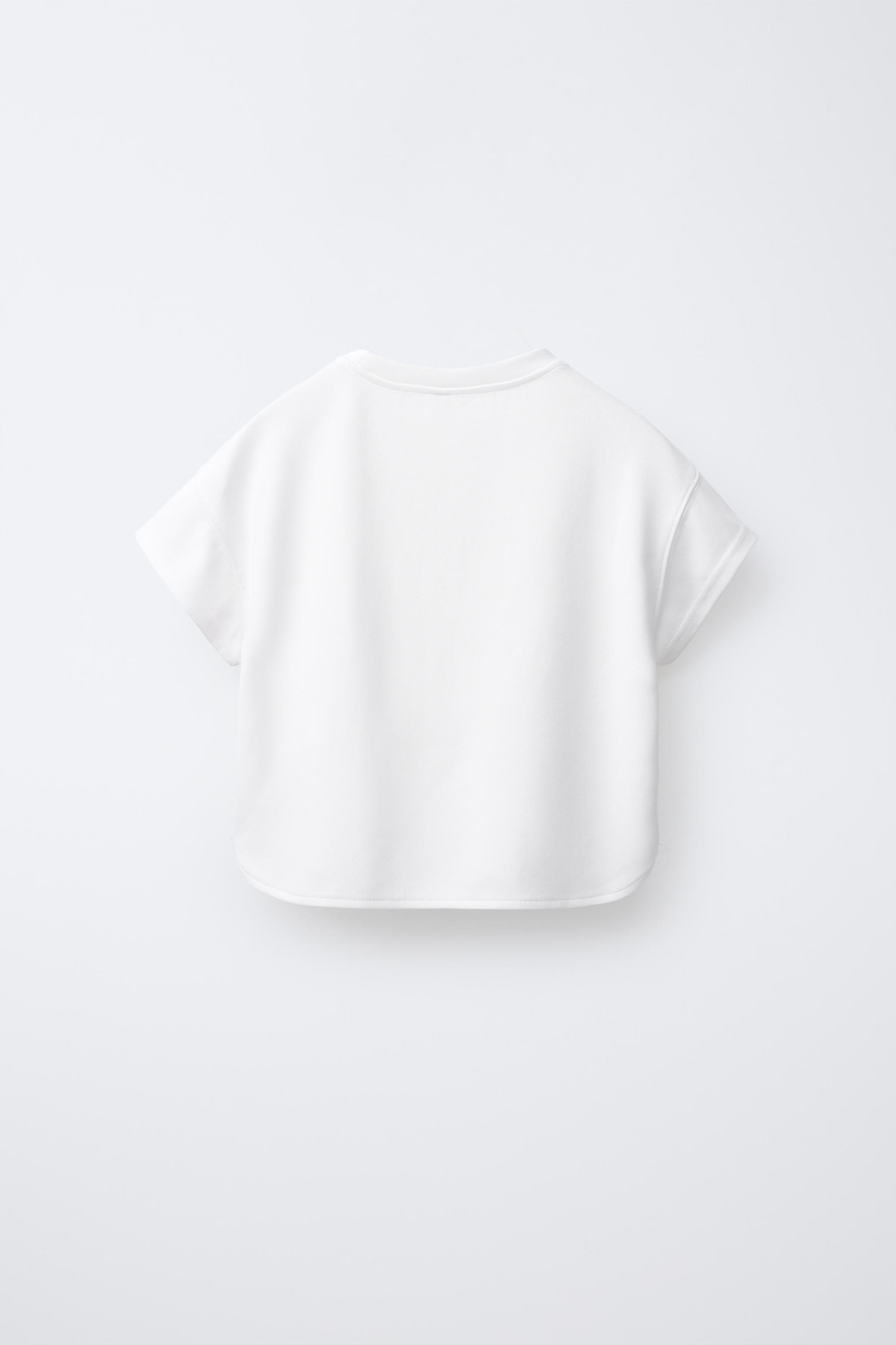 FLOWY TEXT T-SHIRT