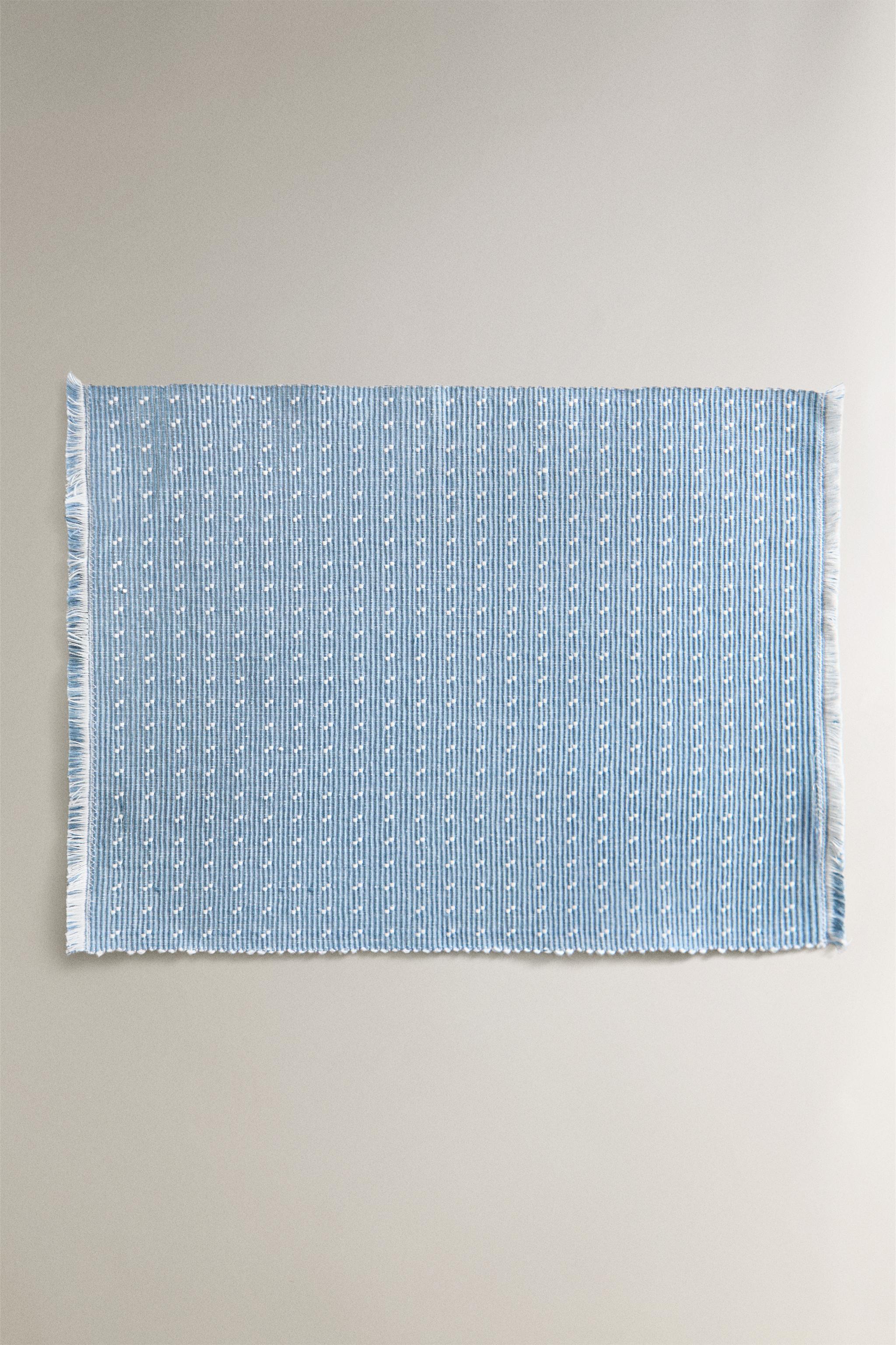 RIBBED DOTTED PLACEMAT