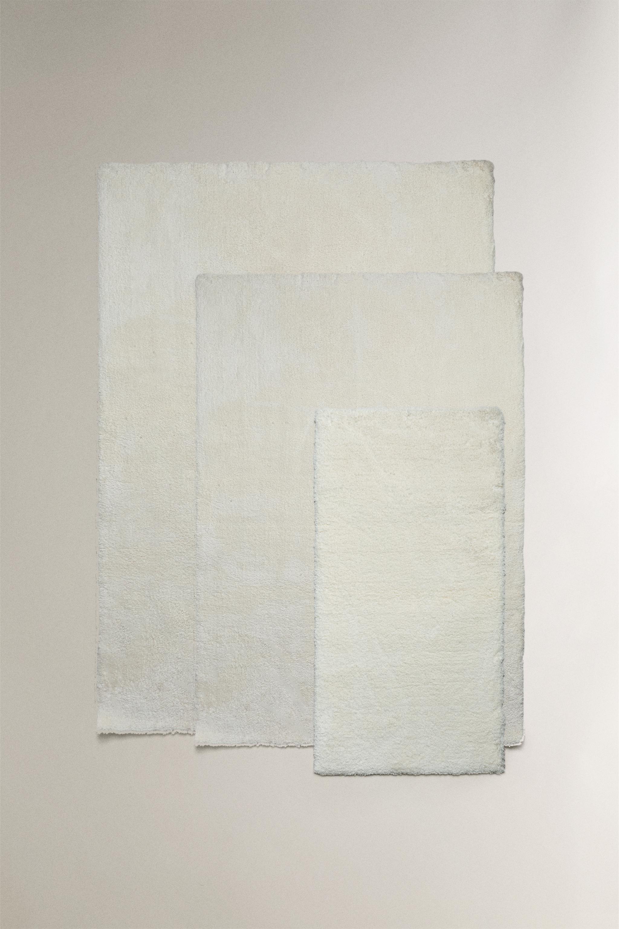 SOFT TEXTURED AREA RUG