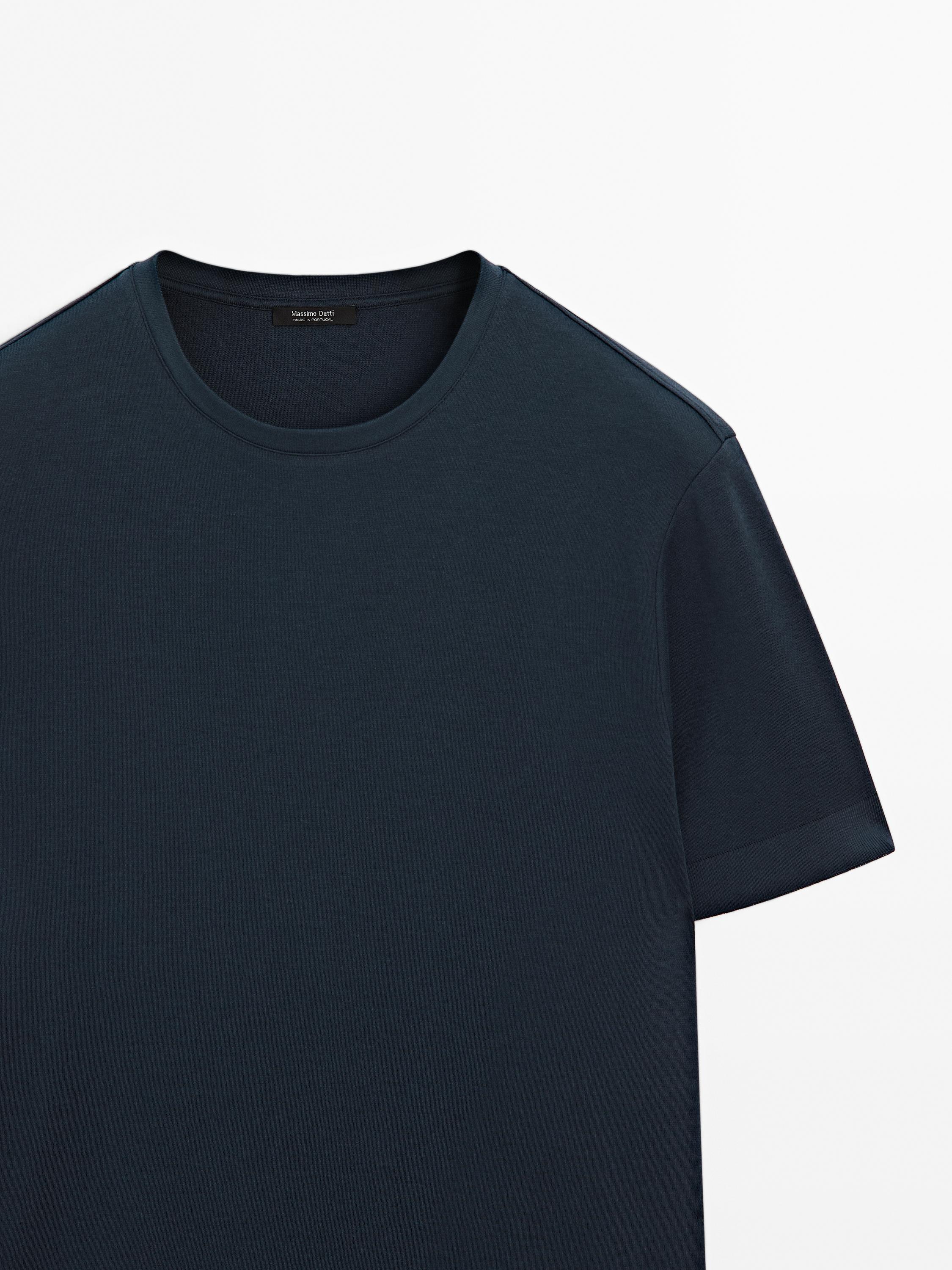 100% cotton T-shirt with ribbed trims