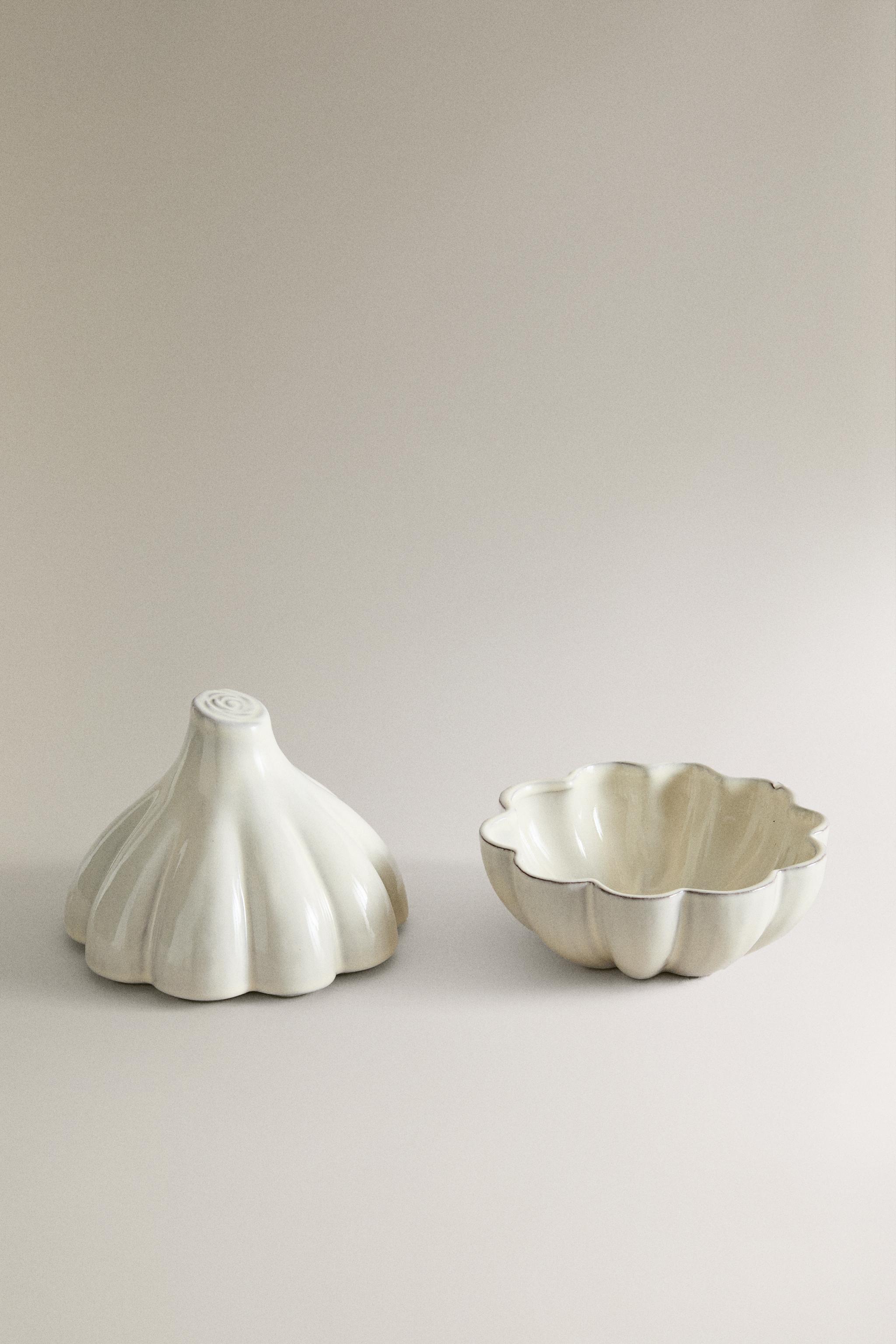 TERRACOTTA GARLIC STORAGE JAR