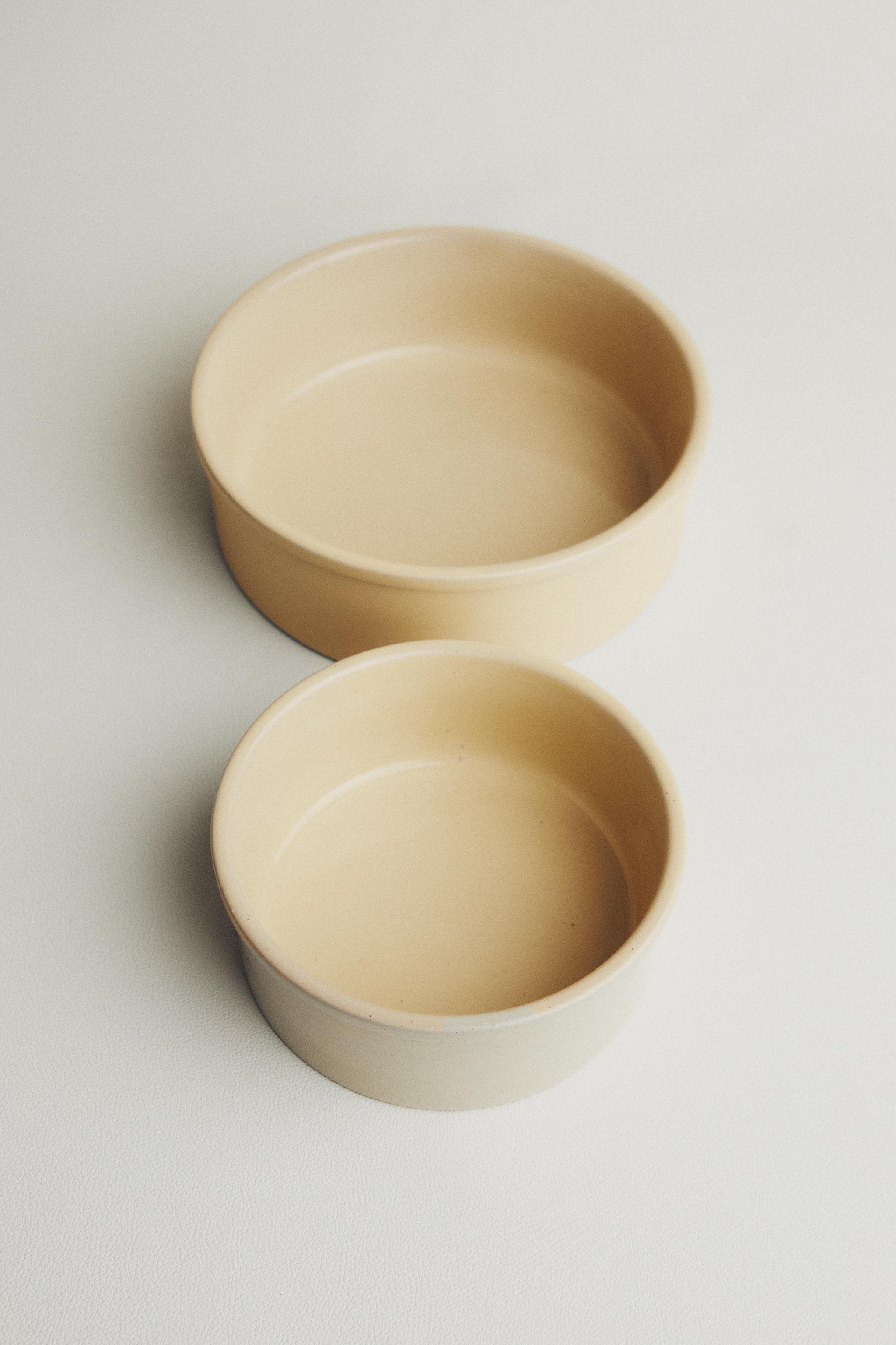 STONEWARE PET FOOD BOWL