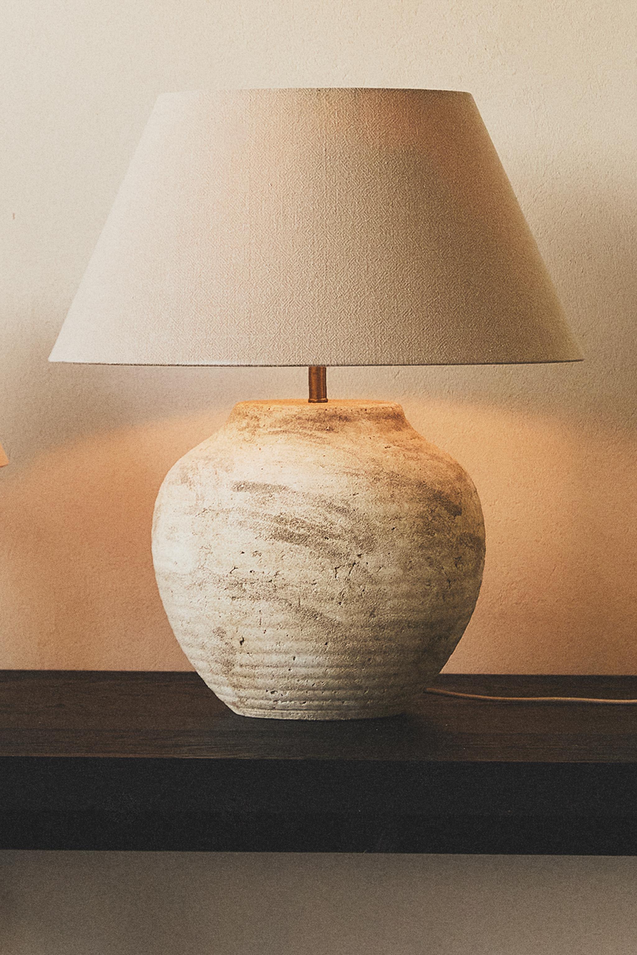 LARGE ANTIQUE FINISH CERAMIC TABLE LAMP