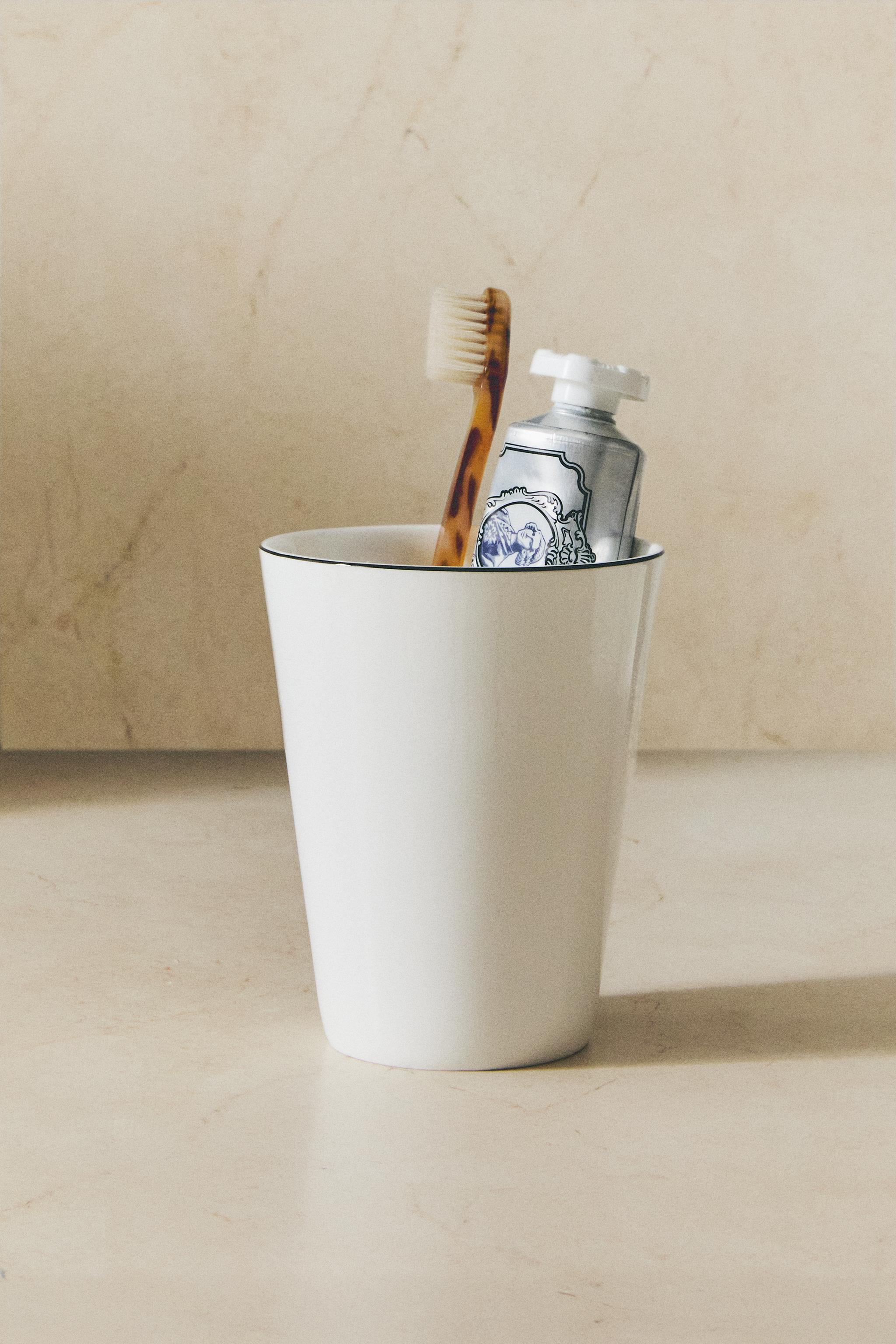 BONE CHINA TOOTHBRUSH HOLDER