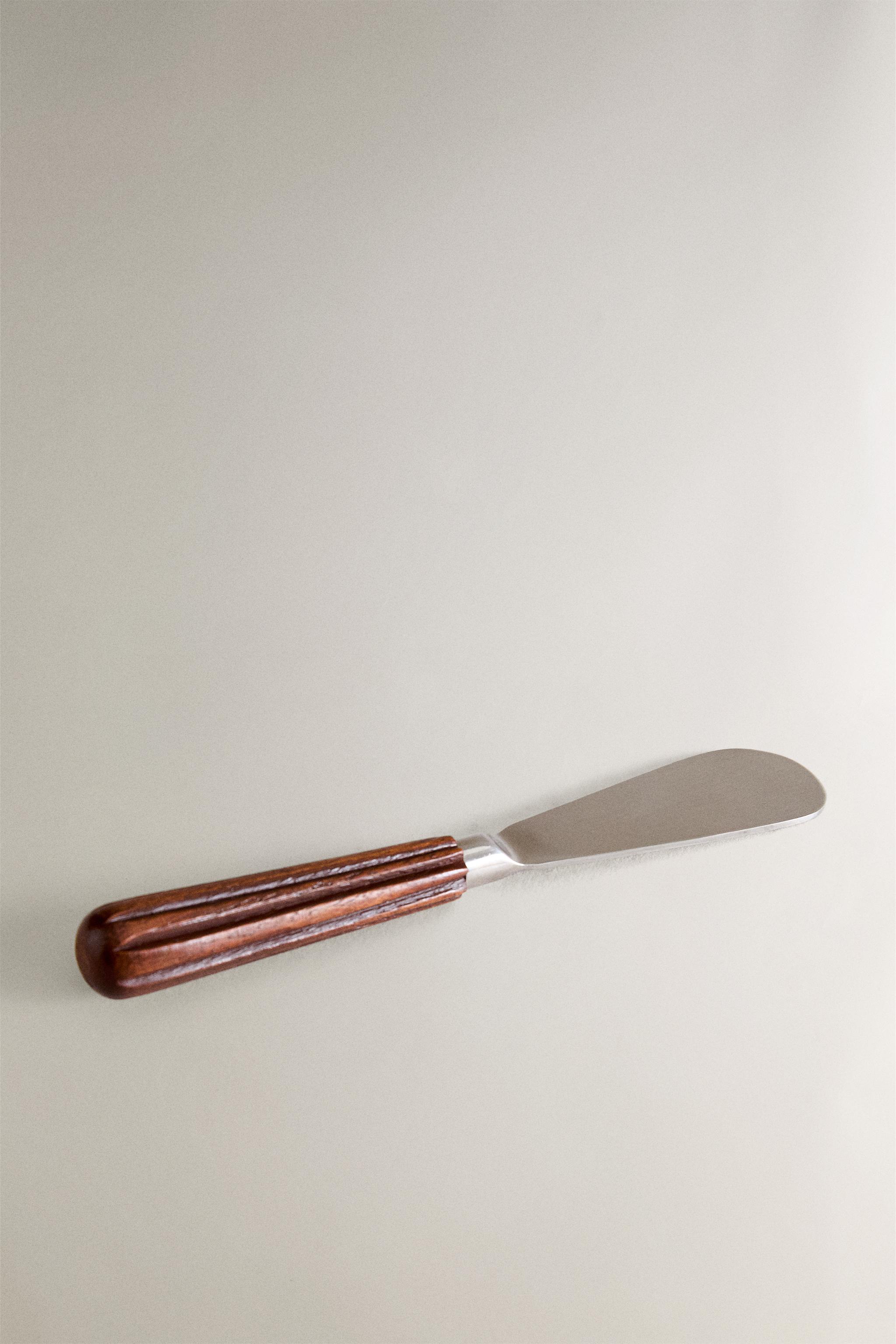 WOODEN BUTTER KNIFE