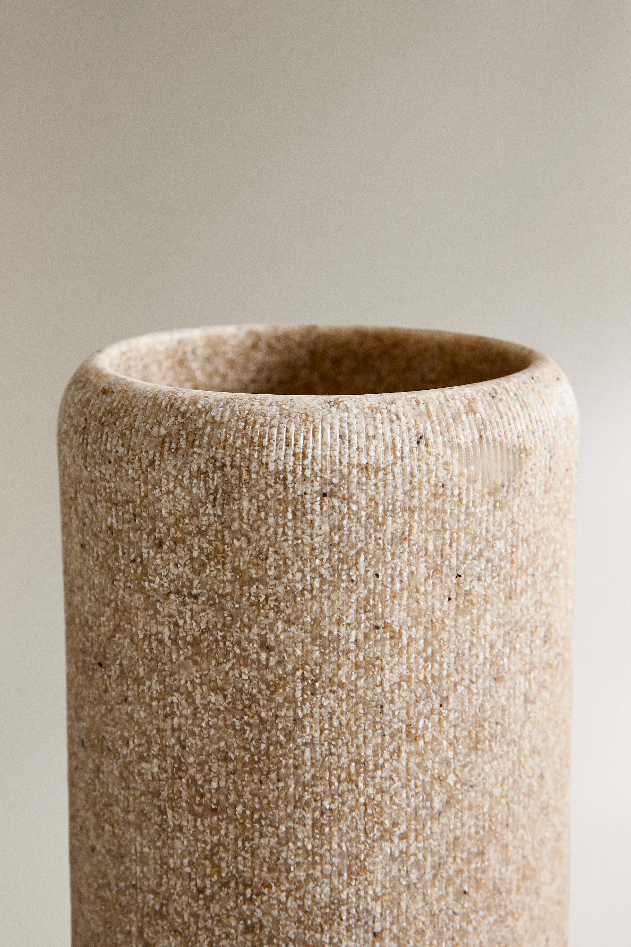 RESIN TOOTHBRUSH HOLDER