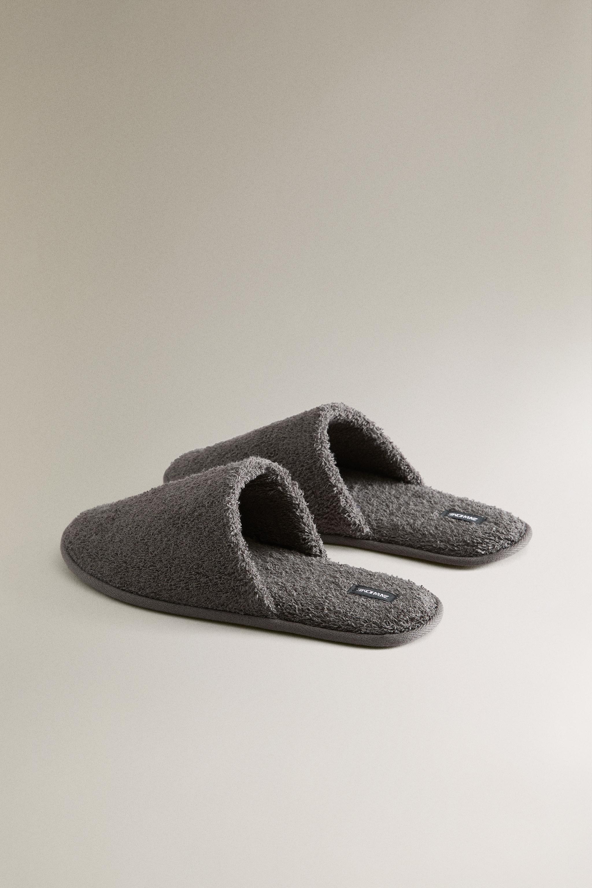 TERRYCLOTH BATHROOM SLIPPERS