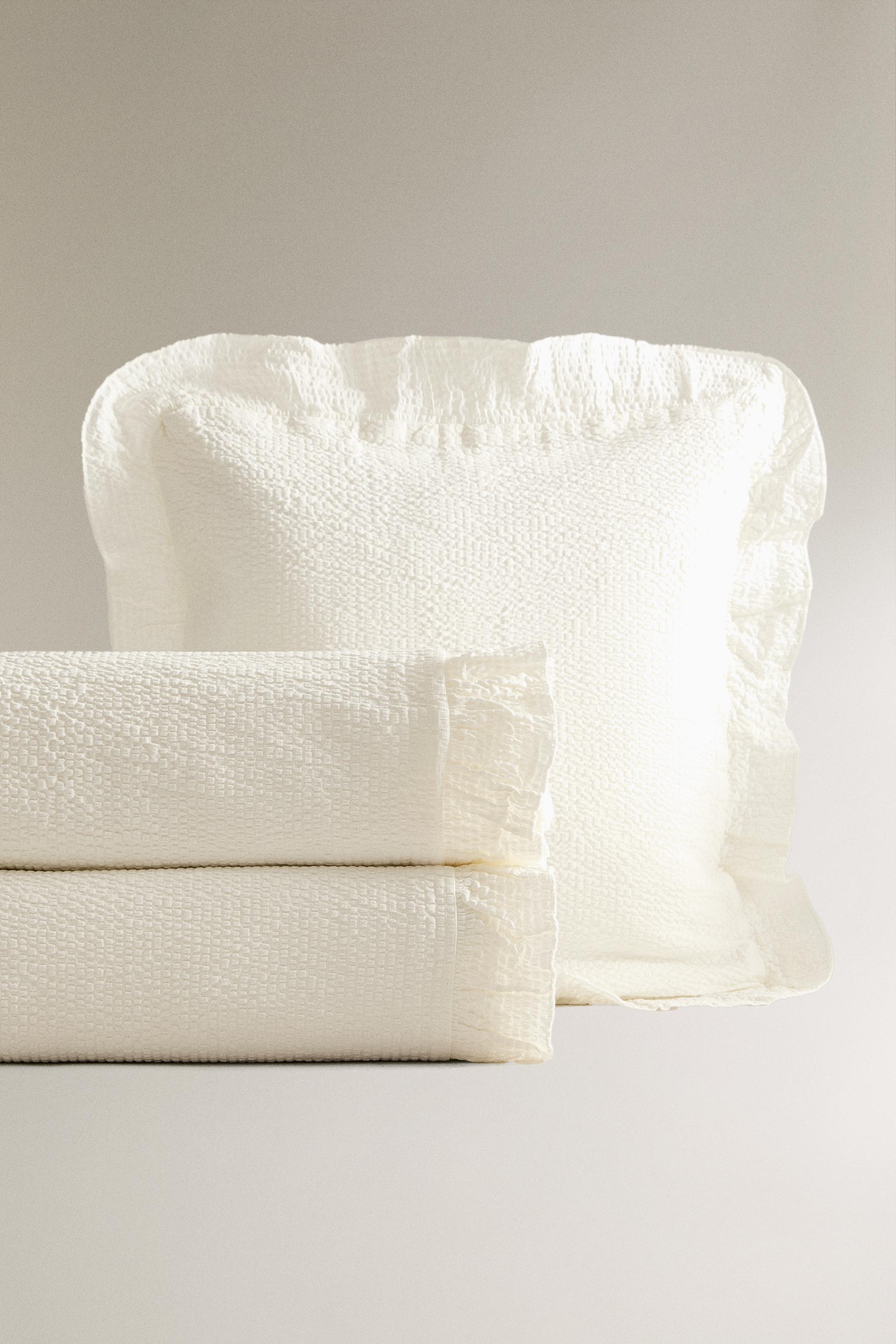 CHILDREN'S TEXTURED BEDSPREAD