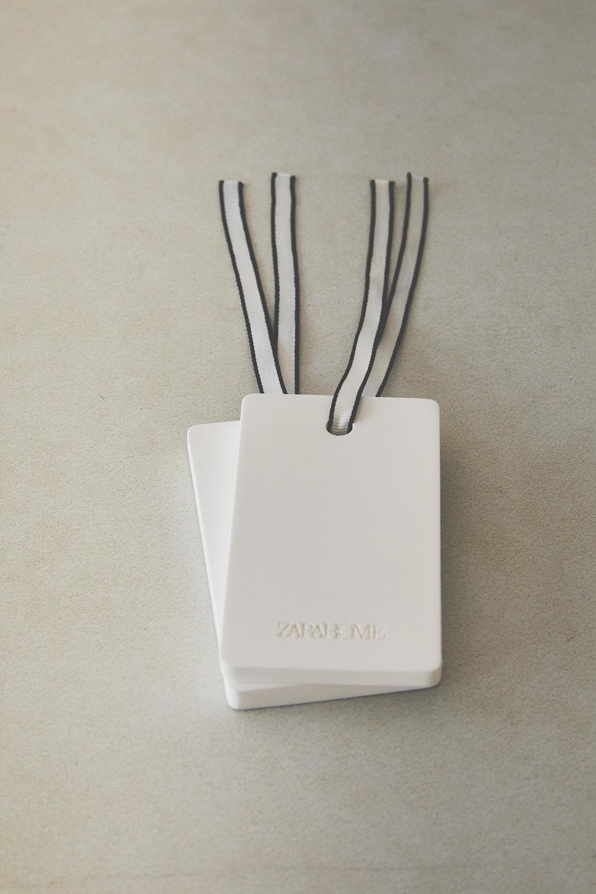 SET OF WHITE POWDERY WARDROBE SCENTED STICKS (SET OF 4)