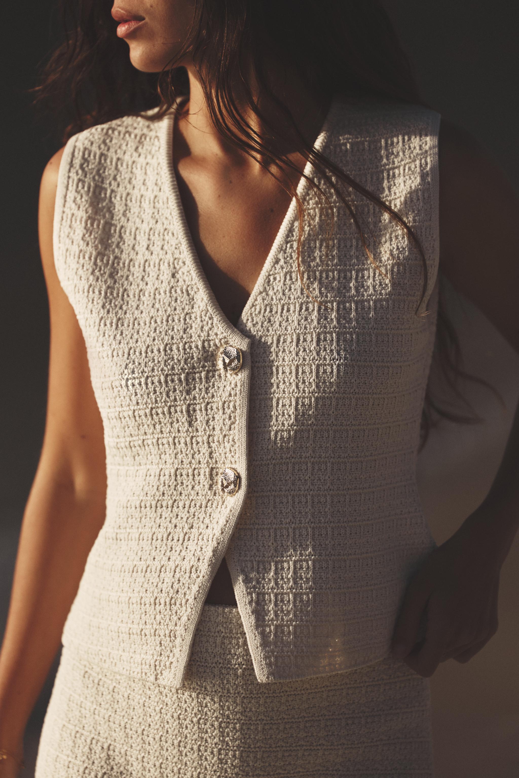 TEXTURED KNIT VEST