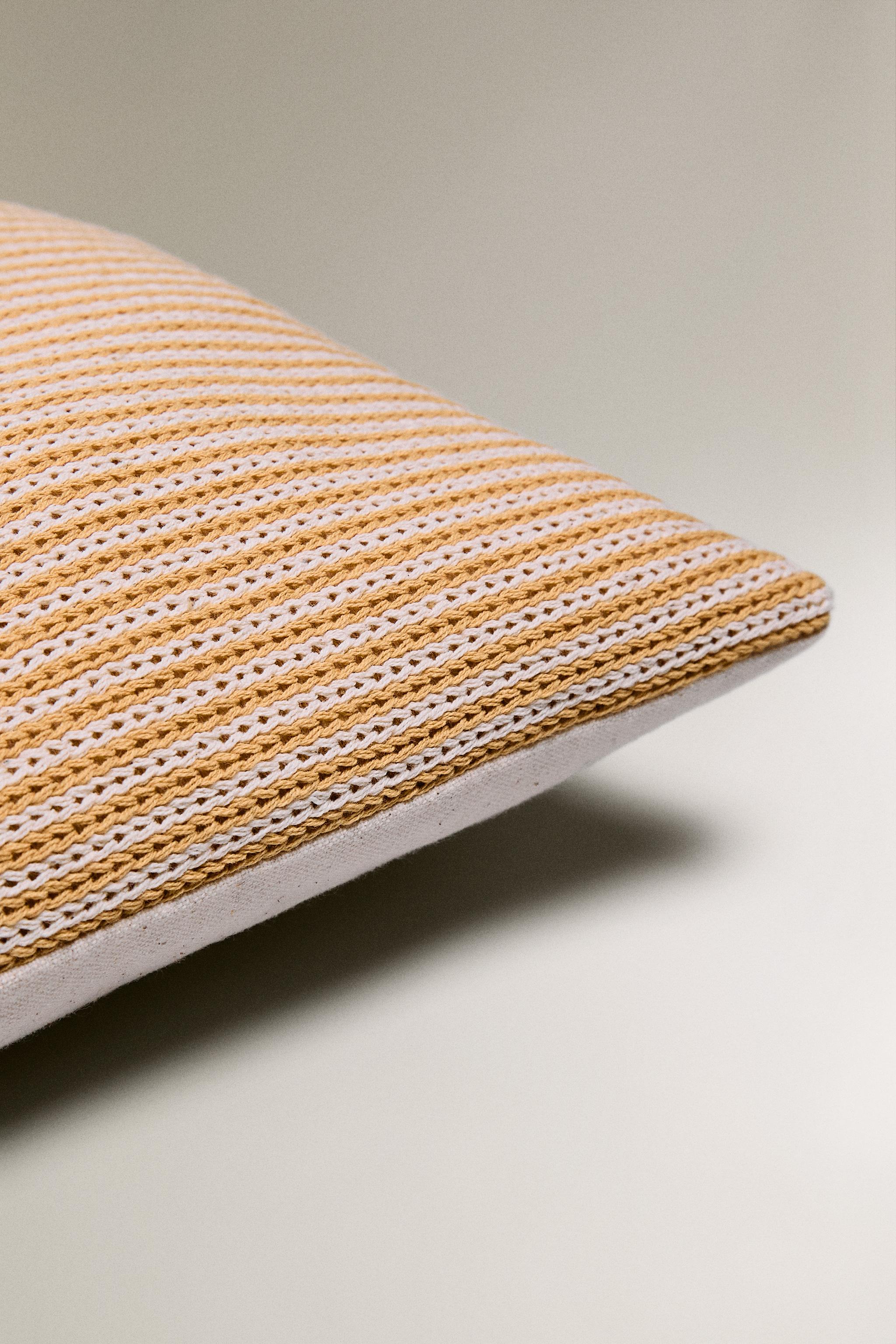 CHILDREN'S EMBROIDERED LETTER L THROW PILLOW