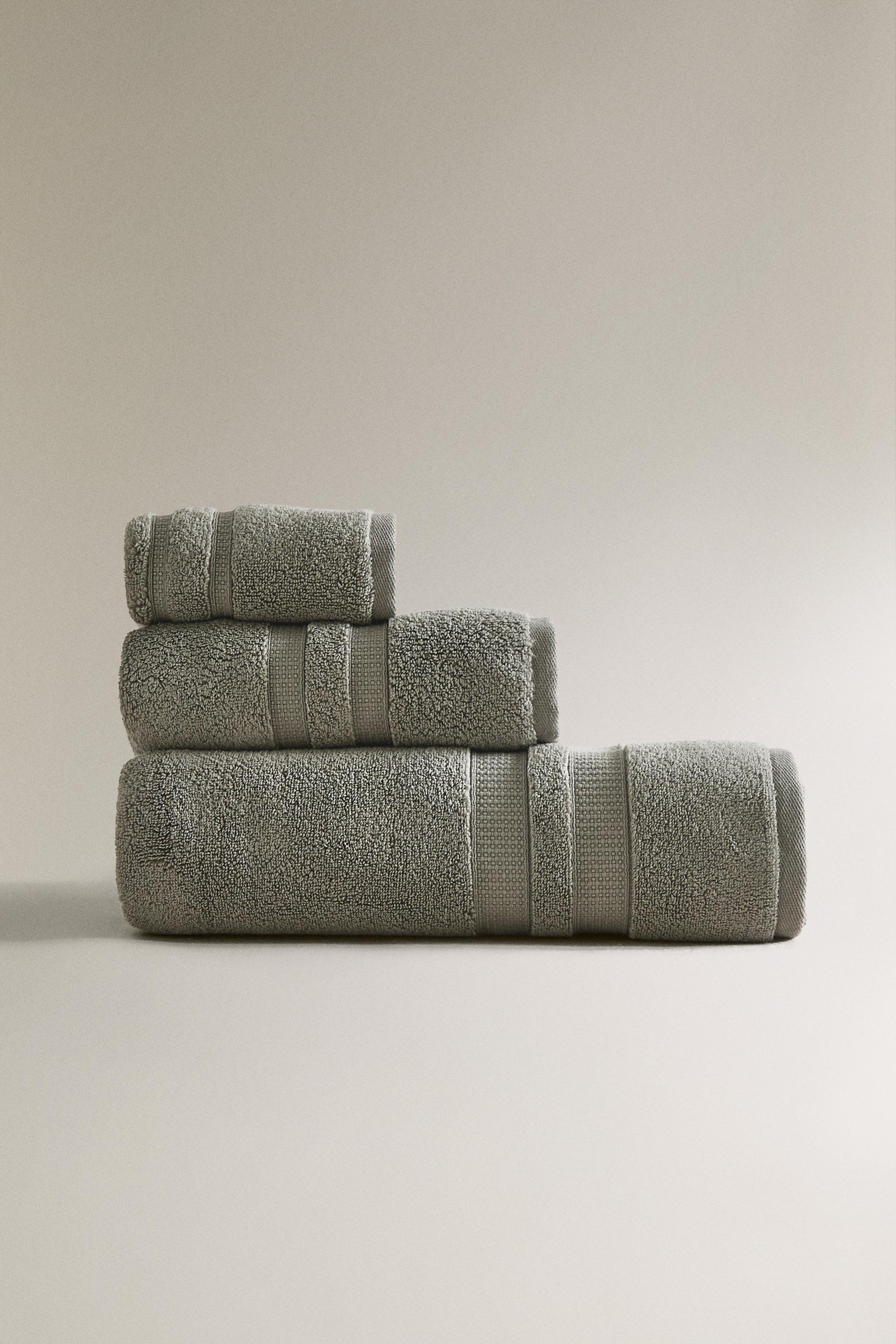 EXTRA SOFT DOUBLE BORDER BATH TOWEL