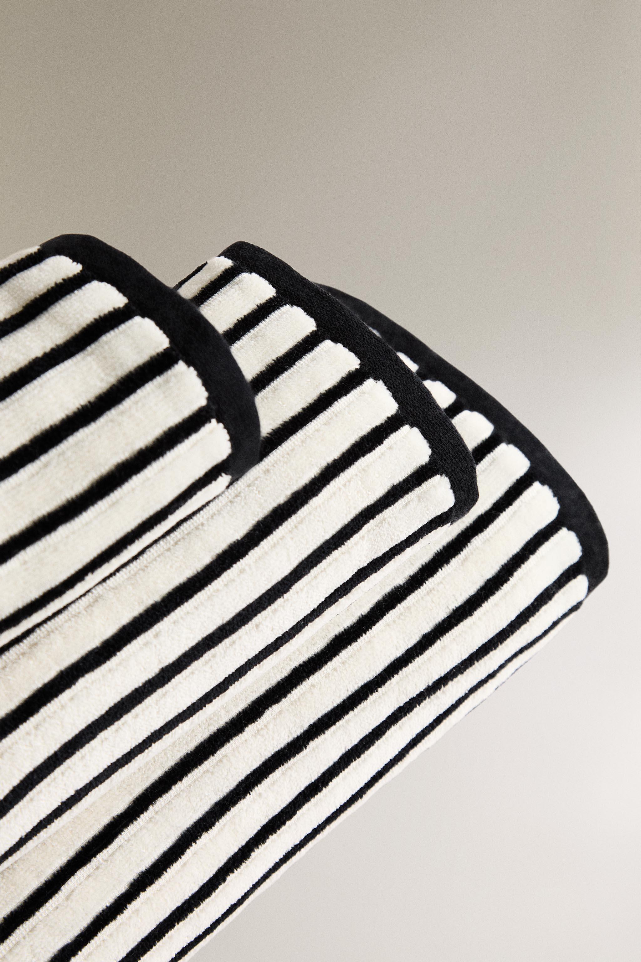 VELOUR STRIPED BATH TOWEL
