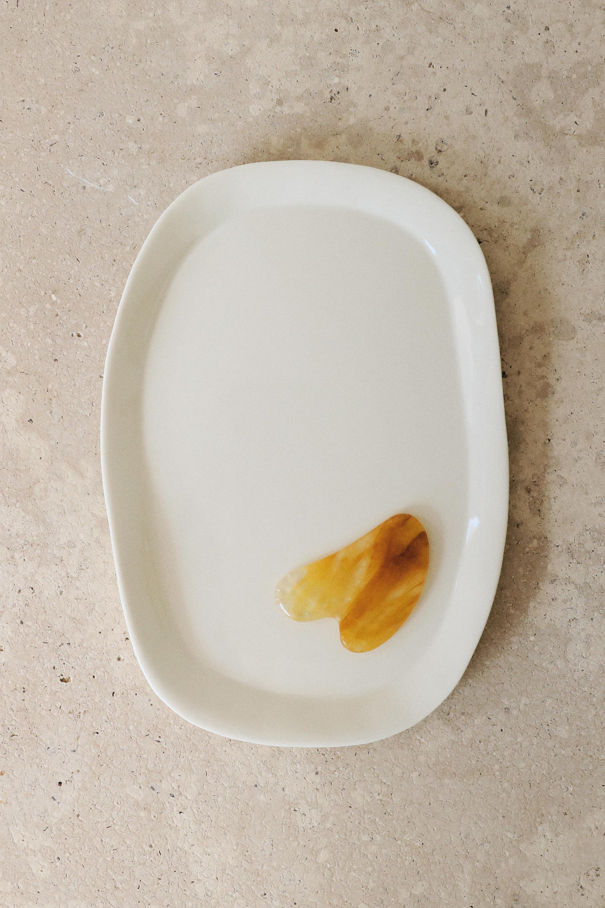 TEXTURED BATHROOM TRAY